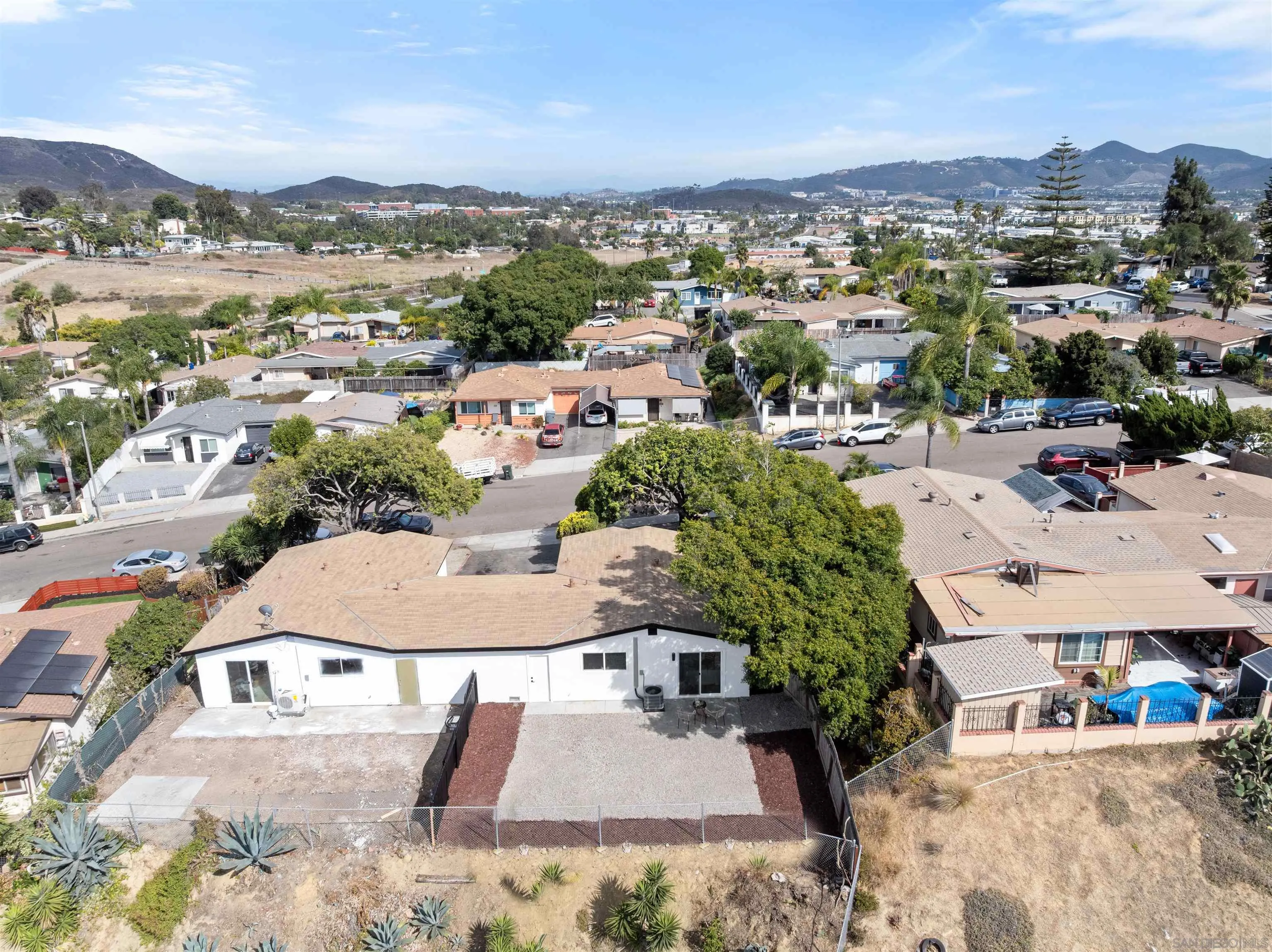 https://cdn.realtyfeed.com/cdn/127/250037003/d4ab7f7019d4c8eb3cd15c9d0045aad5.webp