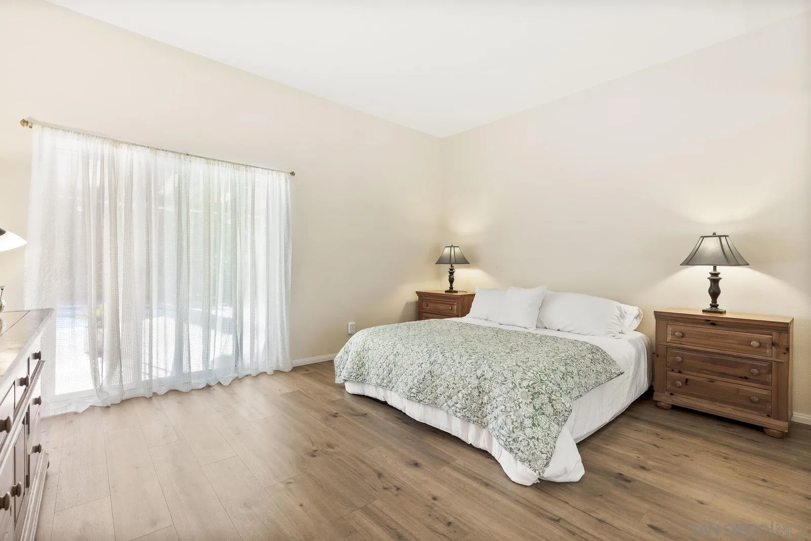 https://cdn.realtyfeed.com/cdn/127/250037004/14df311a7de2b59dc699d3e0bd68a65c.webp