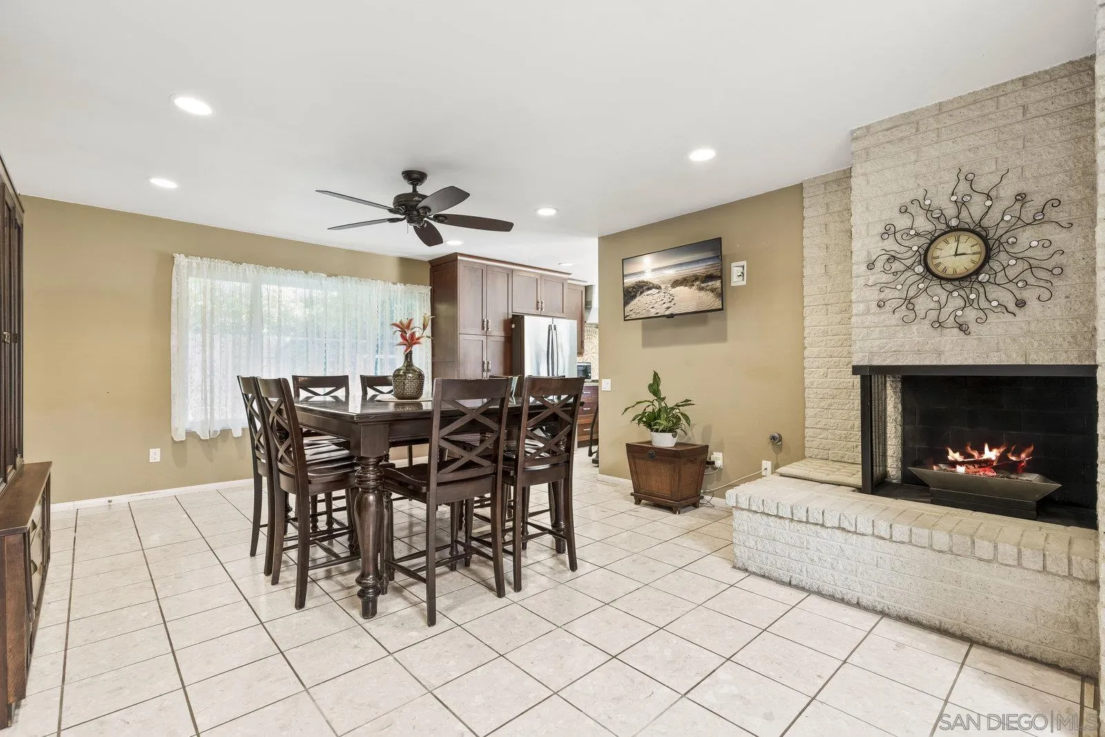 https://cdn.realtyfeed.com/cdn/127/250037004/28fbe0f582c0731ba38200065ca3ddfa.webp