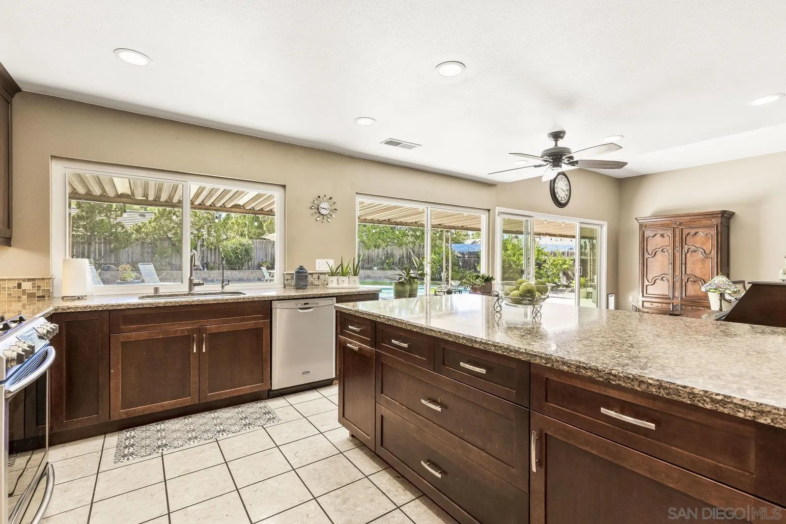 https://cdn.realtyfeed.com/cdn/127/250037004/be142fdaa5c7f7dc90502fc2e4a1f527.webp