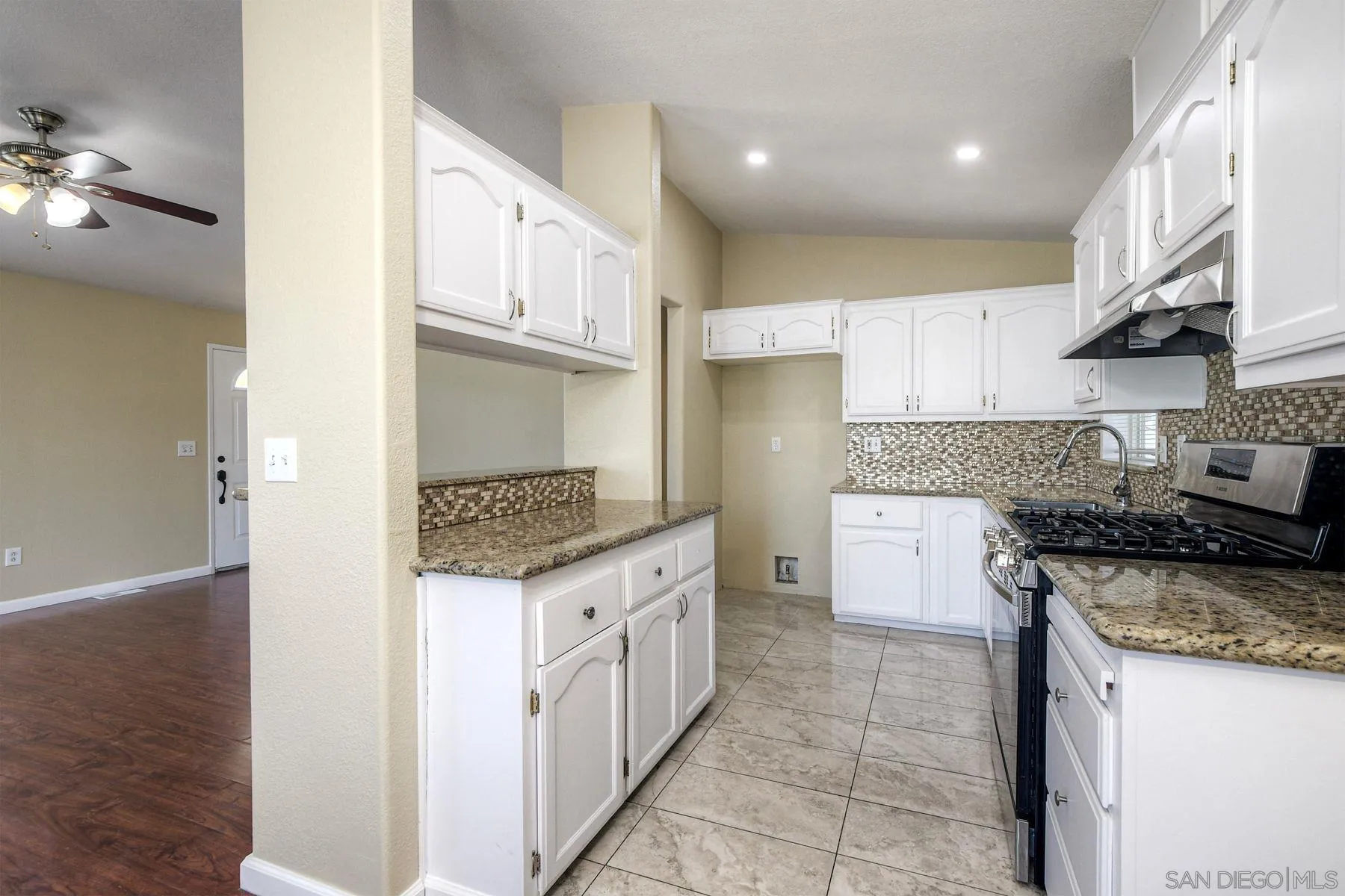 https://cdn.realtyfeed.com/cdn/127/250037005/08c06c23280a44bb0c4d00b30510617e.webp