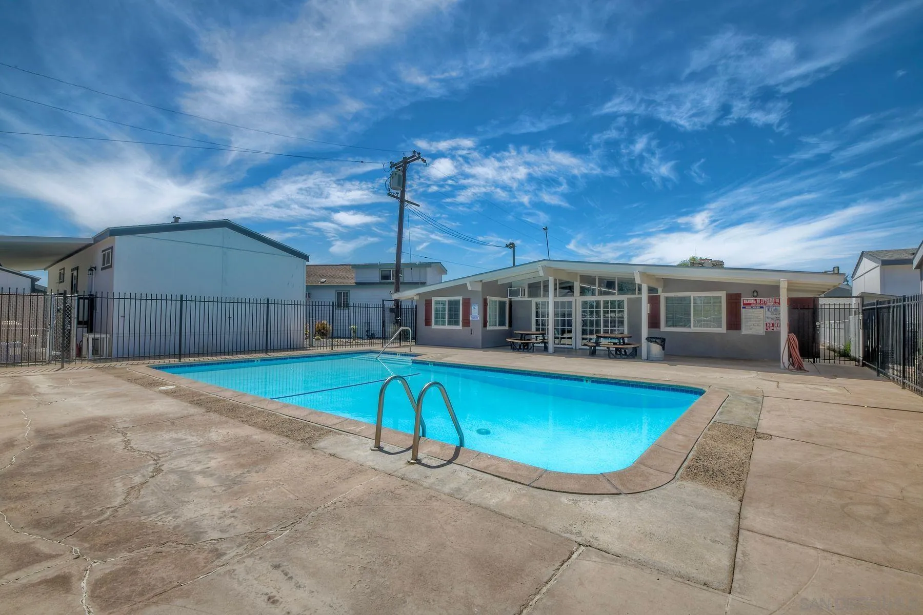 https://cdn.realtyfeed.com/cdn/127/250037005/2de2562cc28731c9bec8ad9fed596020.webp