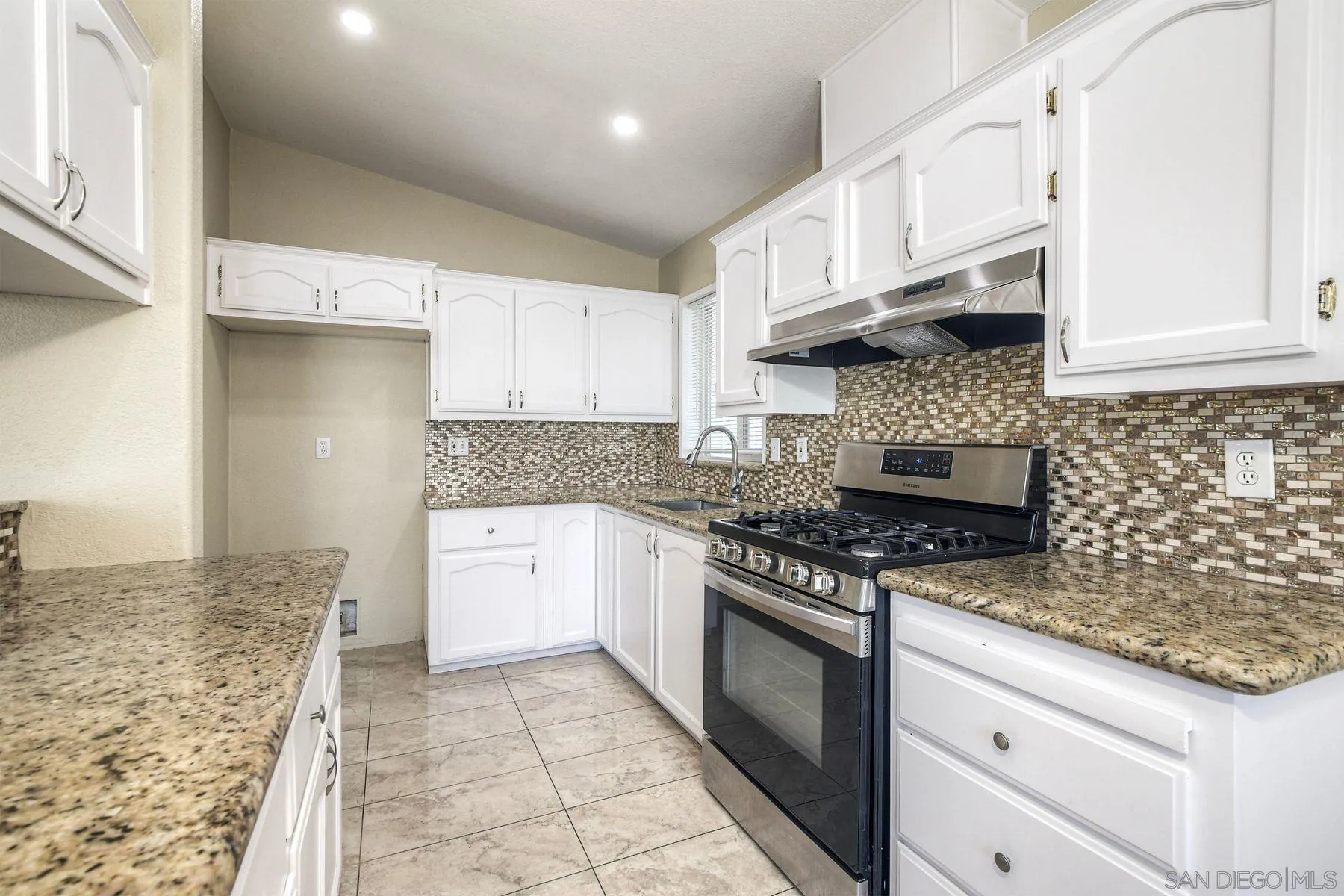 https://cdn.realtyfeed.com/cdn/127/250037005/3cf88b2d3d2334db3c36cf845cca6f71.webp