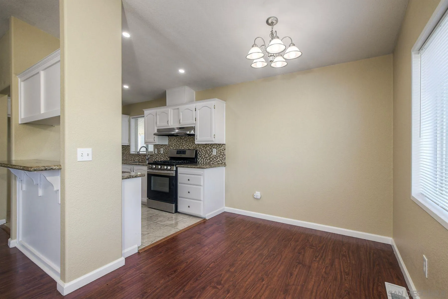 https://cdn.realtyfeed.com/cdn/127/250037005/831db553f64e9528ee1952fb9a9653aa.webp