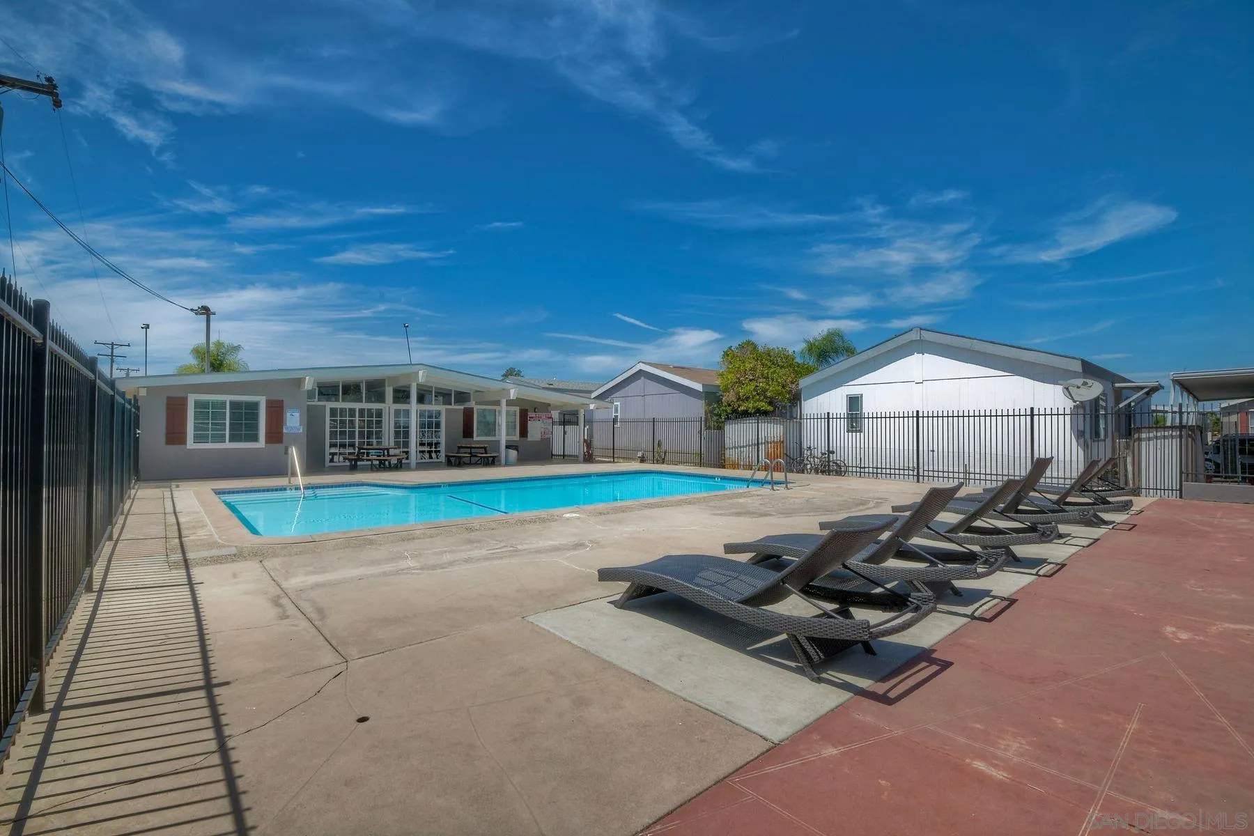 https://cdn.realtyfeed.com/cdn/127/250037005/99be57b72bfeed1946d9d323e168c648.webp