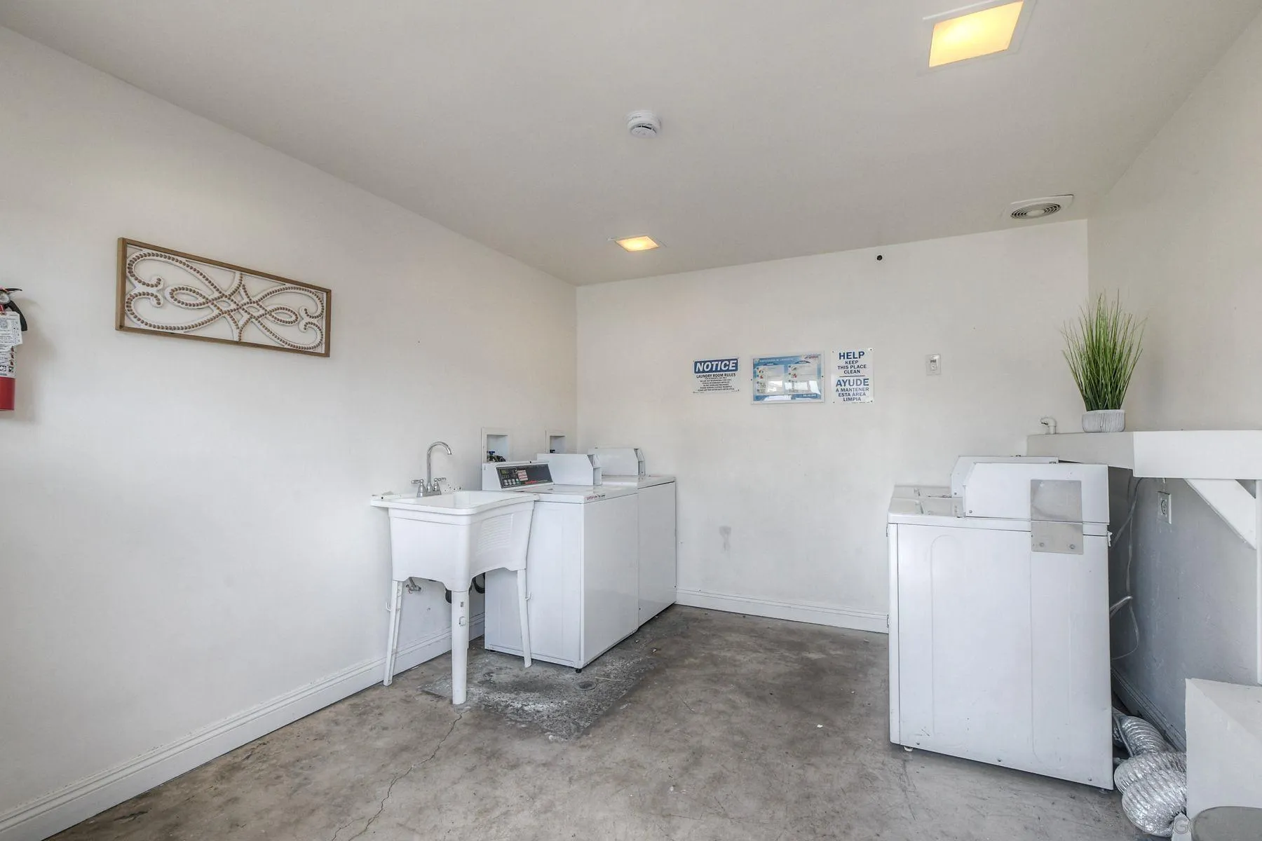 https://cdn.realtyfeed.com/cdn/127/250037005/9a27bffad07480940f4341fbd93cff9c.webp