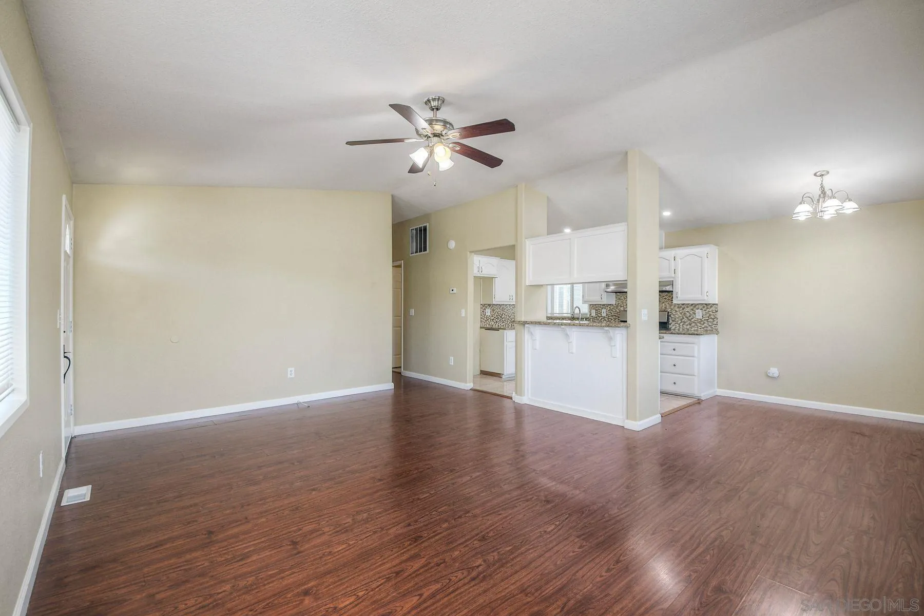 https://cdn.realtyfeed.com/cdn/127/250037005/ded1c256607b4839c7795bdeaf055d9e.webp