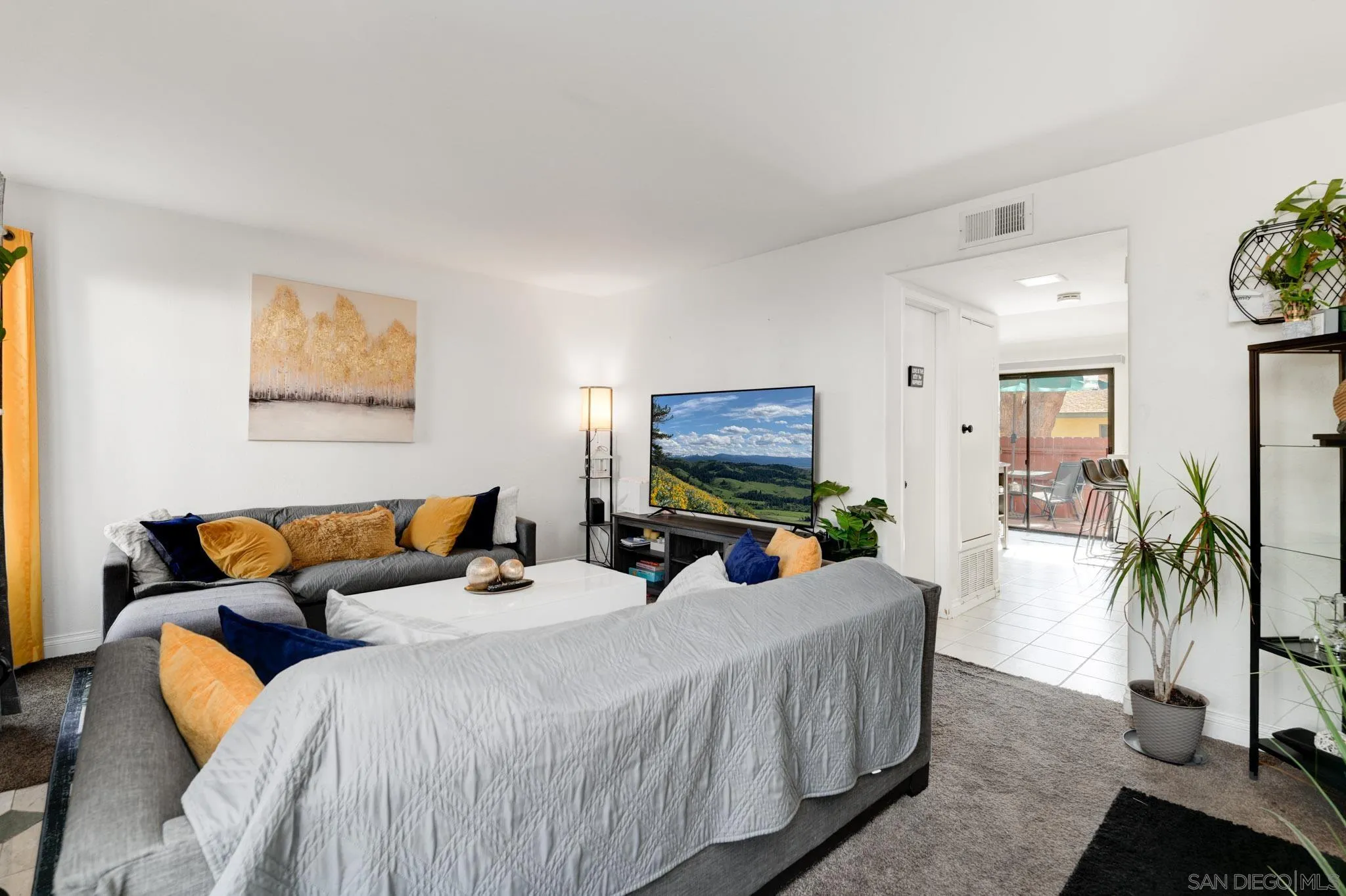 https://cdn.realtyfeed.com/cdn/127/250037006/2f3a5e64639094d9d9a3a1961e0db596.webp