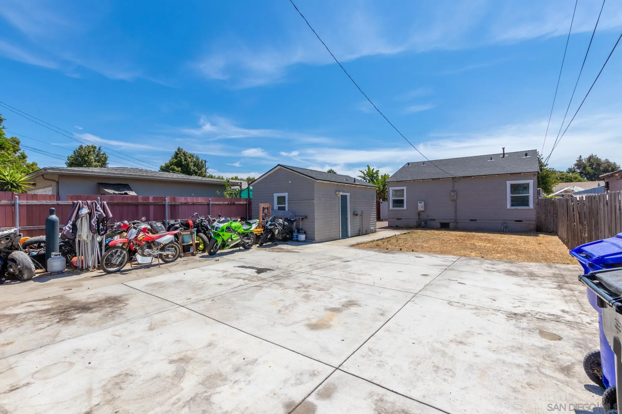 https://cdn.realtyfeed.com/cdn/127/250037008/c04fc6c5766f94509f1168f4e925b9a4.webp