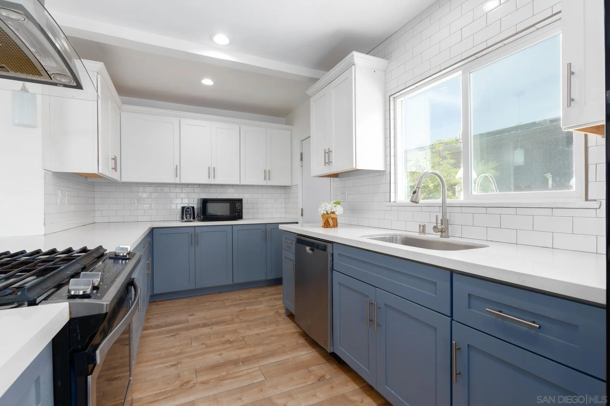 https://cdn.realtyfeed.com/cdn/127/250037008/f319fe3e6f1d09c1d44fa21e6eed7ceb.webp