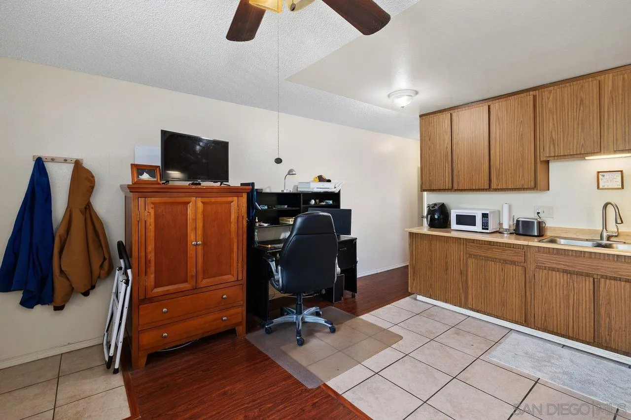 Photo #5: 250037009 Listing 