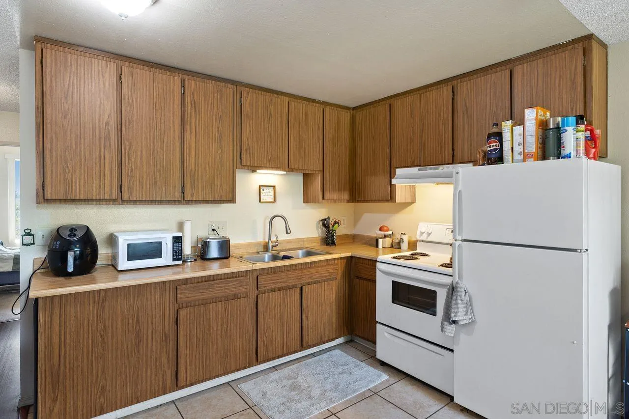 Photo #6: 250037009 Listing 