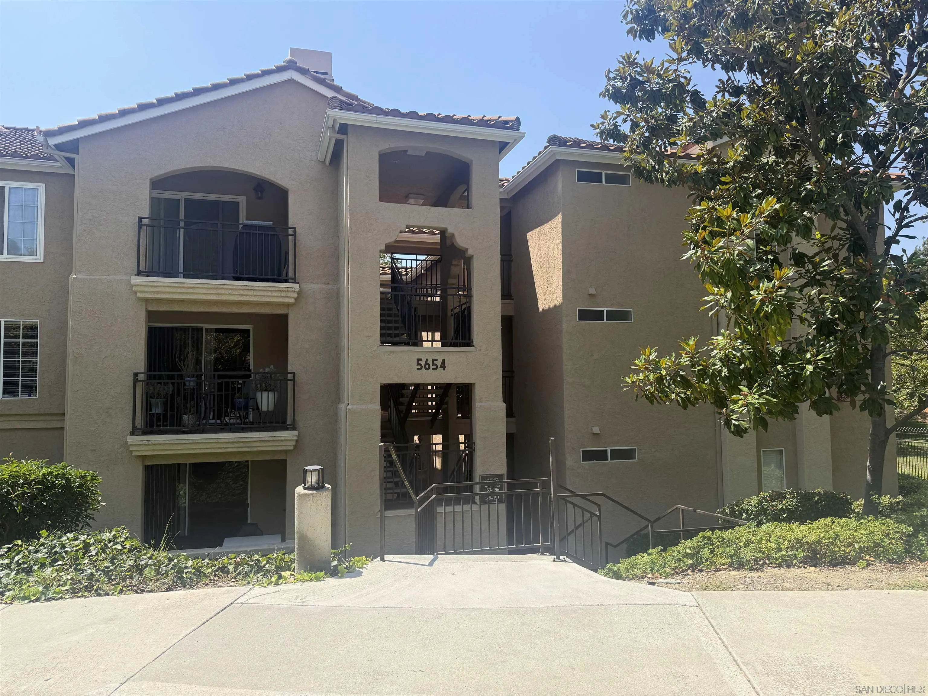 https://cdn.realtyfeed.com/cdn/127/250037010/2eedc166fe189b0673a7009b0c981d78.webp
