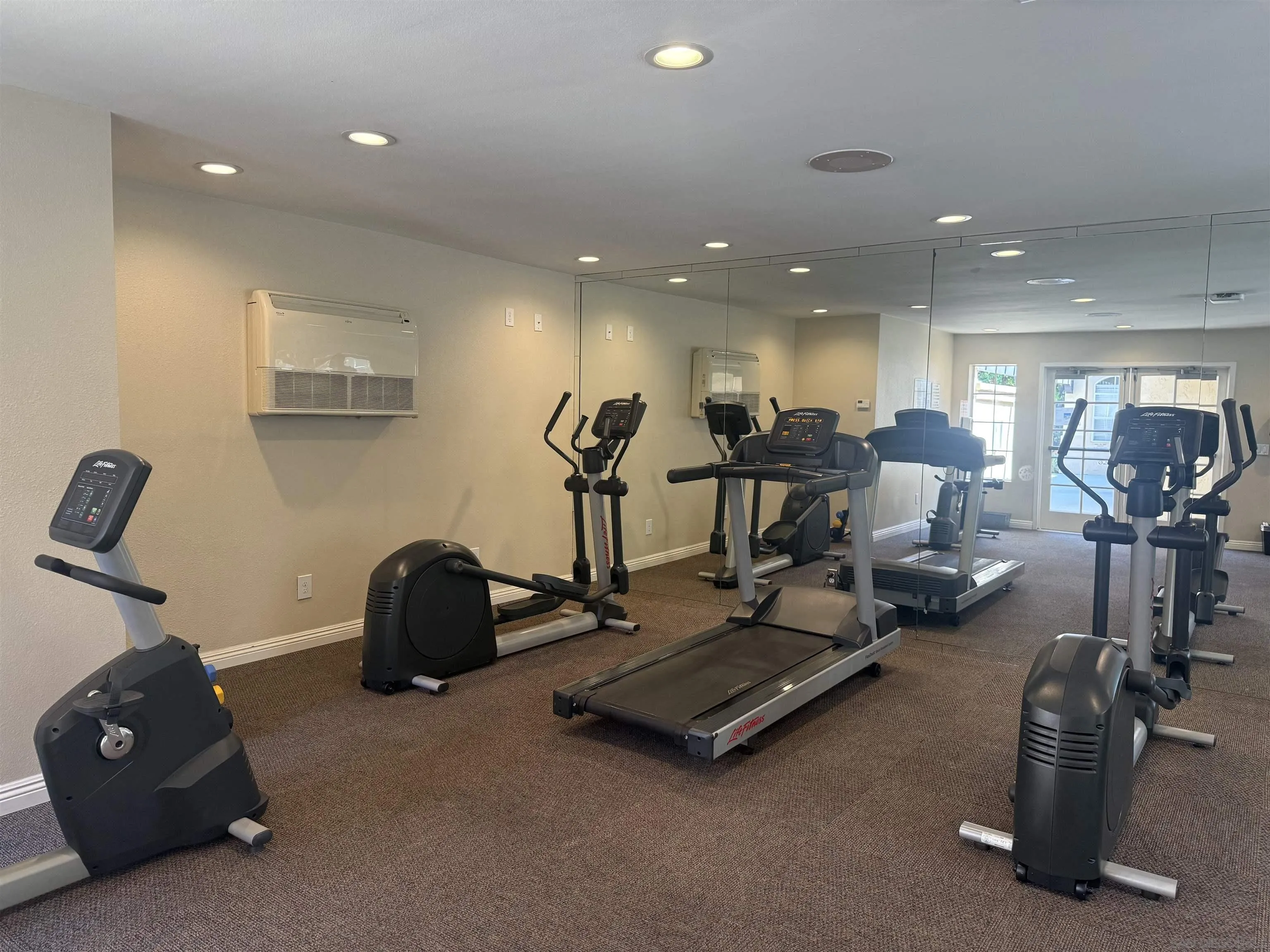 https://cdn.realtyfeed.com/cdn/127/250037010/c2795be01c9785f4fea892265d2b0d9a.webp