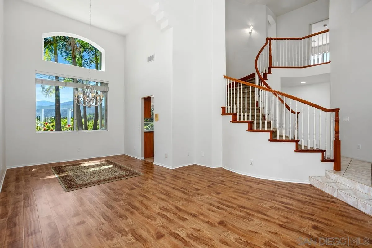 https://cdn.realtyfeed.com/cdn/127/250037011/112fde35b068029095aaaf7065ae7f48.webp
