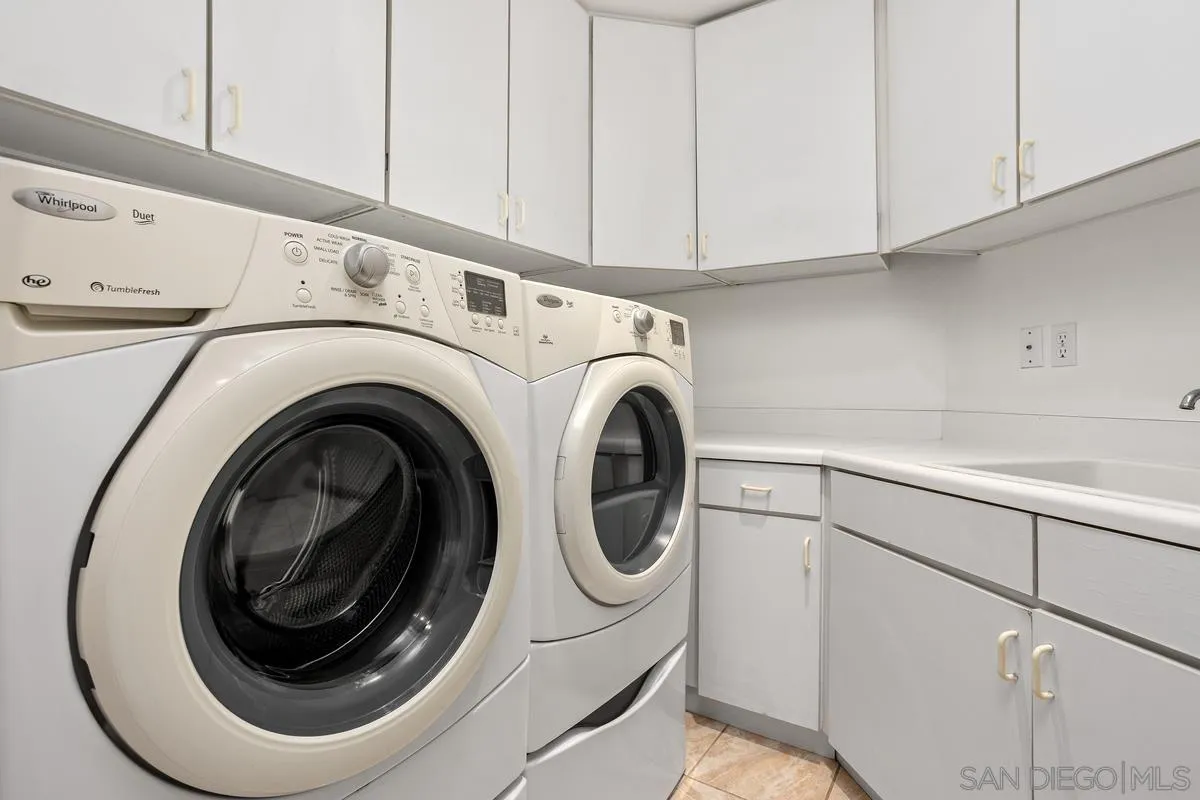 https://cdn.realtyfeed.com/cdn/127/250037011/3e08693d72de7116aa4f52cdac12b407.webp