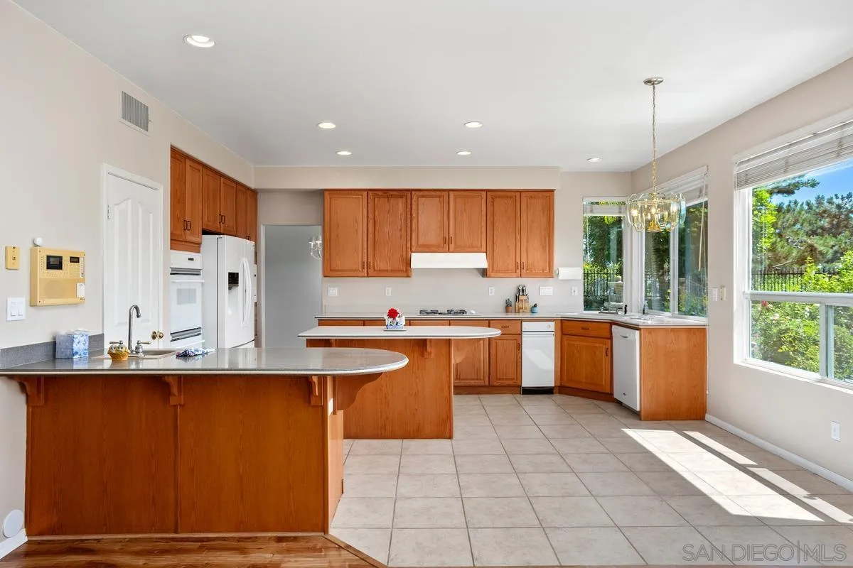 https://cdn.realtyfeed.com/cdn/127/250037011/80757f30301239244fe25f6b398a51b0.webp