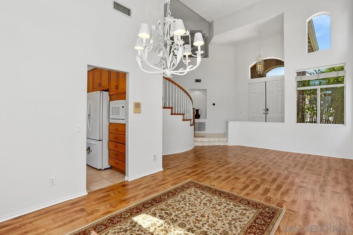 https://cdn.realtyfeed.com/cdn/127/250037011/a917a9b65cf72e69ee4b63d534330a84.webp