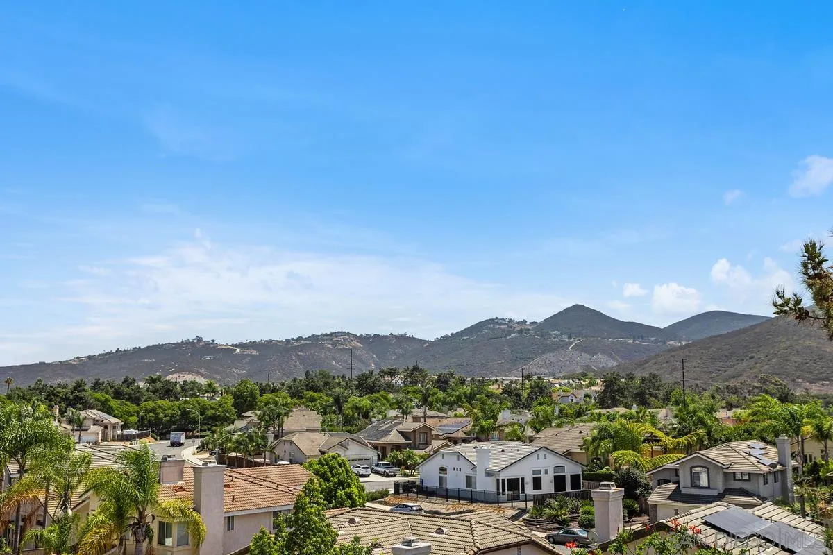 https://cdn.realtyfeed.com/cdn/127/250037011/b0e2bf79da8dc2ffe8829e34c33b79d3.webp