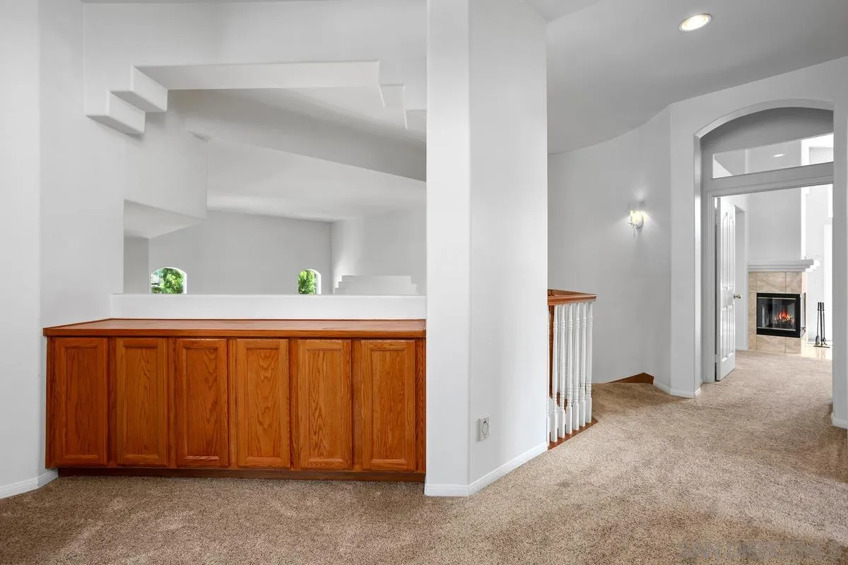 https://cdn.realtyfeed.com/cdn/127/250037011/dfc0798a4f46511f229150e161602ef6.webp