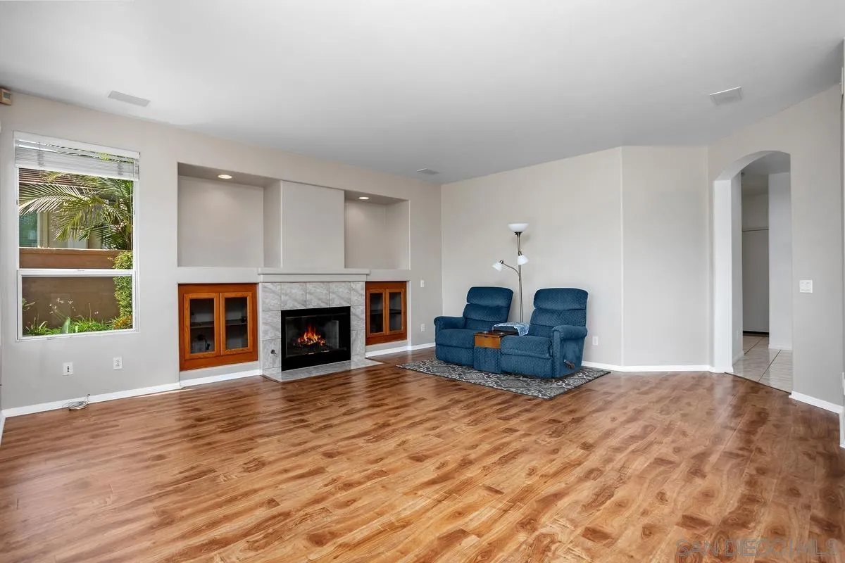 https://cdn.realtyfeed.com/cdn/127/250037011/e730baf9139cd93b260af382a61be7b4.webp