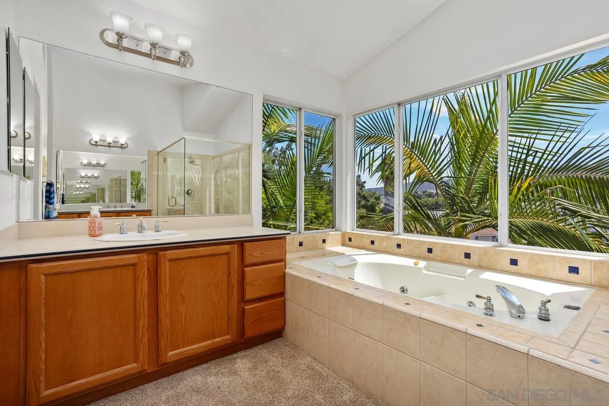 https://cdn.realtyfeed.com/cdn/127/250037011/f18cf4a6d2745220041dd858850a574b.webp