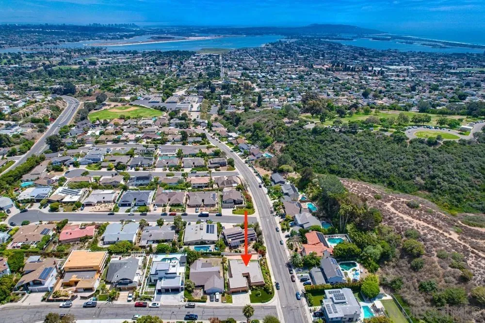 https://cdn.realtyfeed.com/cdn/127/250037013/e97c4b4d3ad9b2ede880073d0bfd3c28.webp
