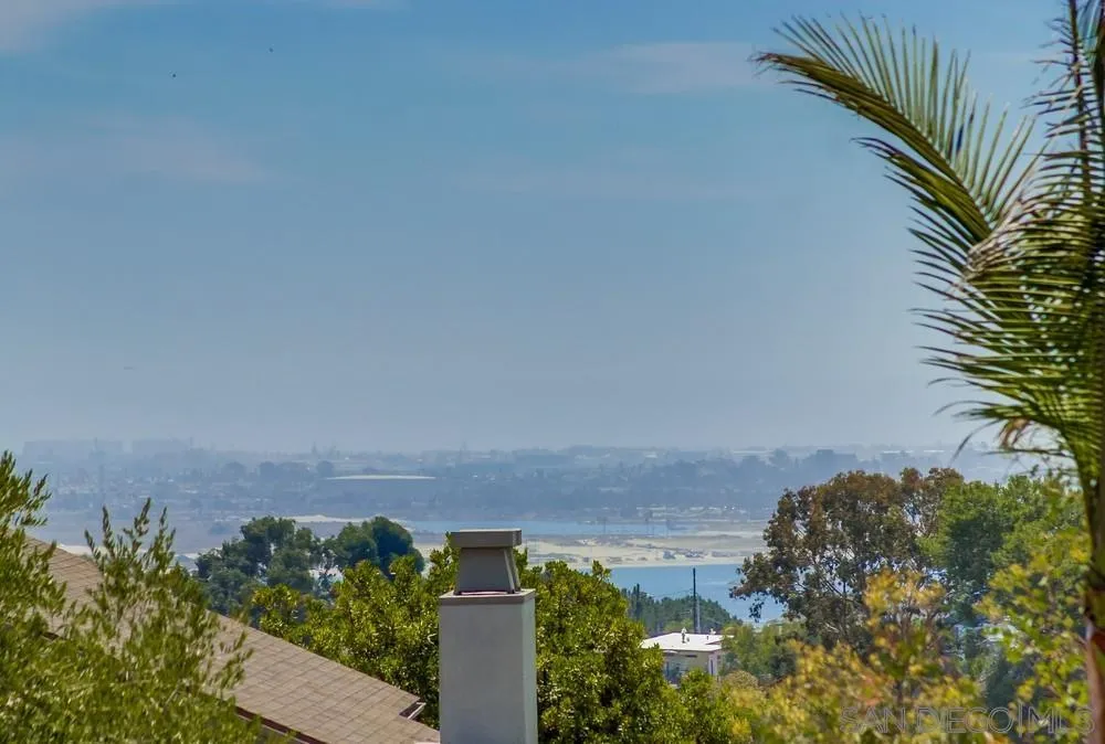 https://cdn.realtyfeed.com/cdn/127/250037013/effdc5edf17160d41ff3e752bb0f2774.webp