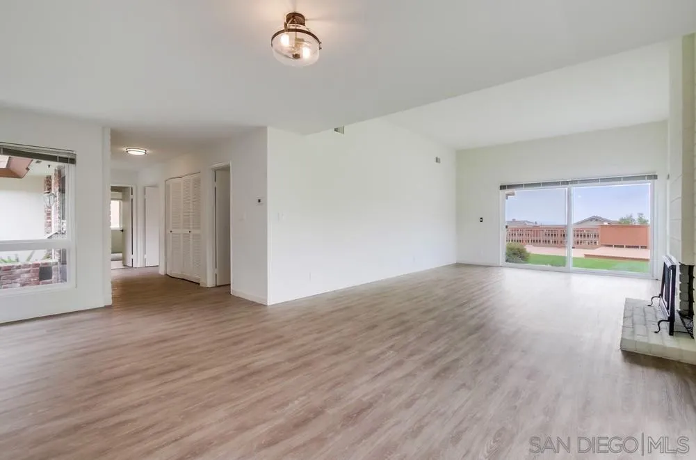 https://cdn.realtyfeed.com/cdn/127/250037013/f045ac0ba0b066e9e17592a03b260428.webp