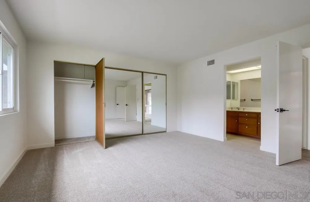 https://cdn.realtyfeed.com/cdn/127/250037013/f76c1bc9384fd711185e380a0d5a891c.webp