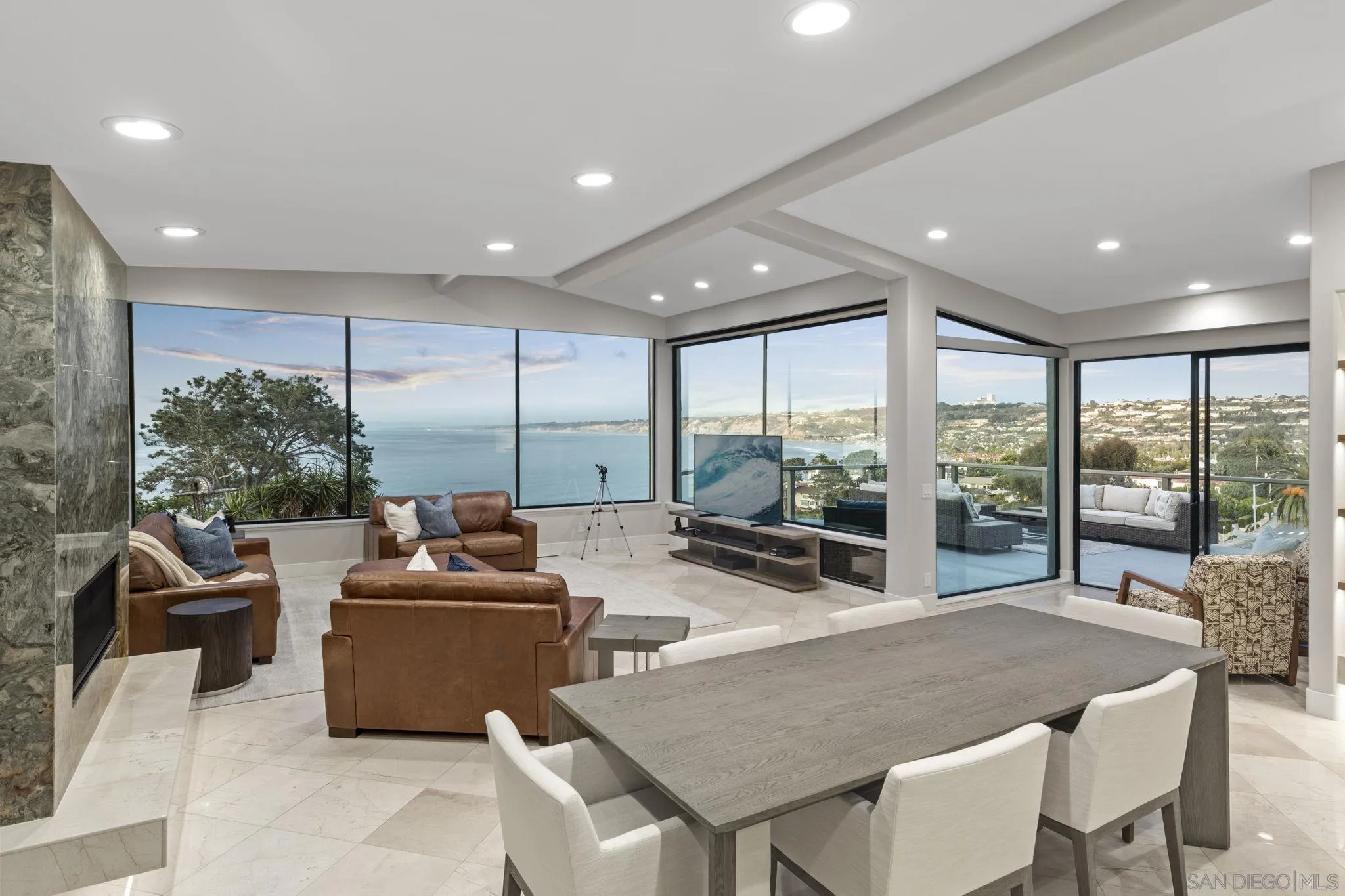https://cdn.realtyfeed.com/cdn/127/250037018/78981ab962c8709f95141647dc89b0ad.webp