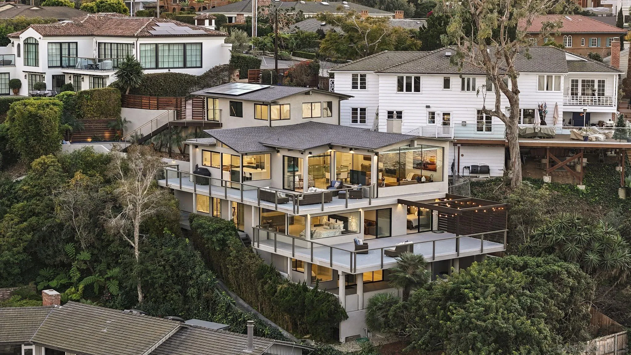 https://cdn.realtyfeed.com/cdn/127/250037018/dce1e4696851040090caf43621e696d1.webp