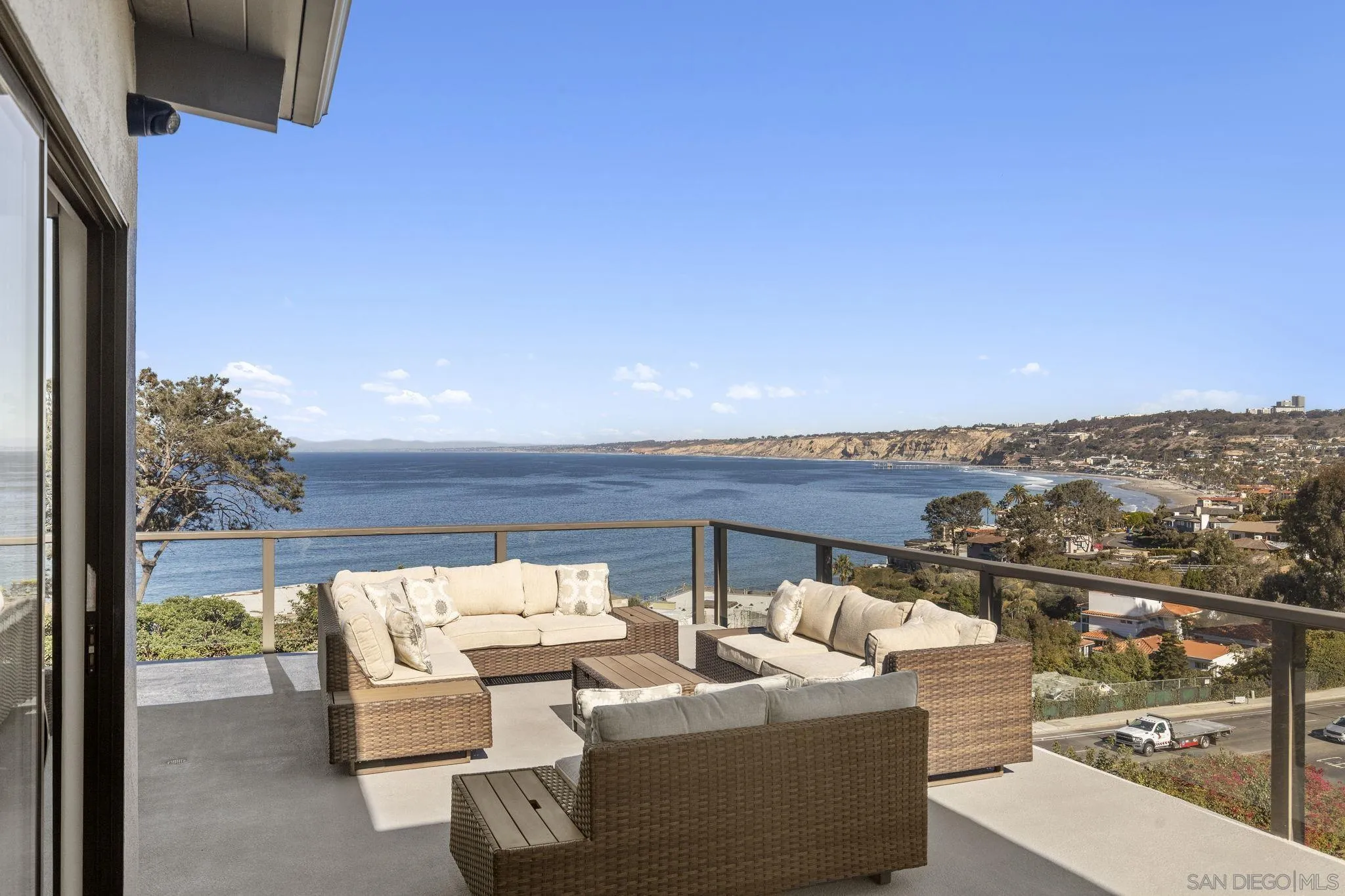 https://cdn.realtyfeed.com/cdn/127/250037018/e0c1598063f84492c8d840390061138f.webp