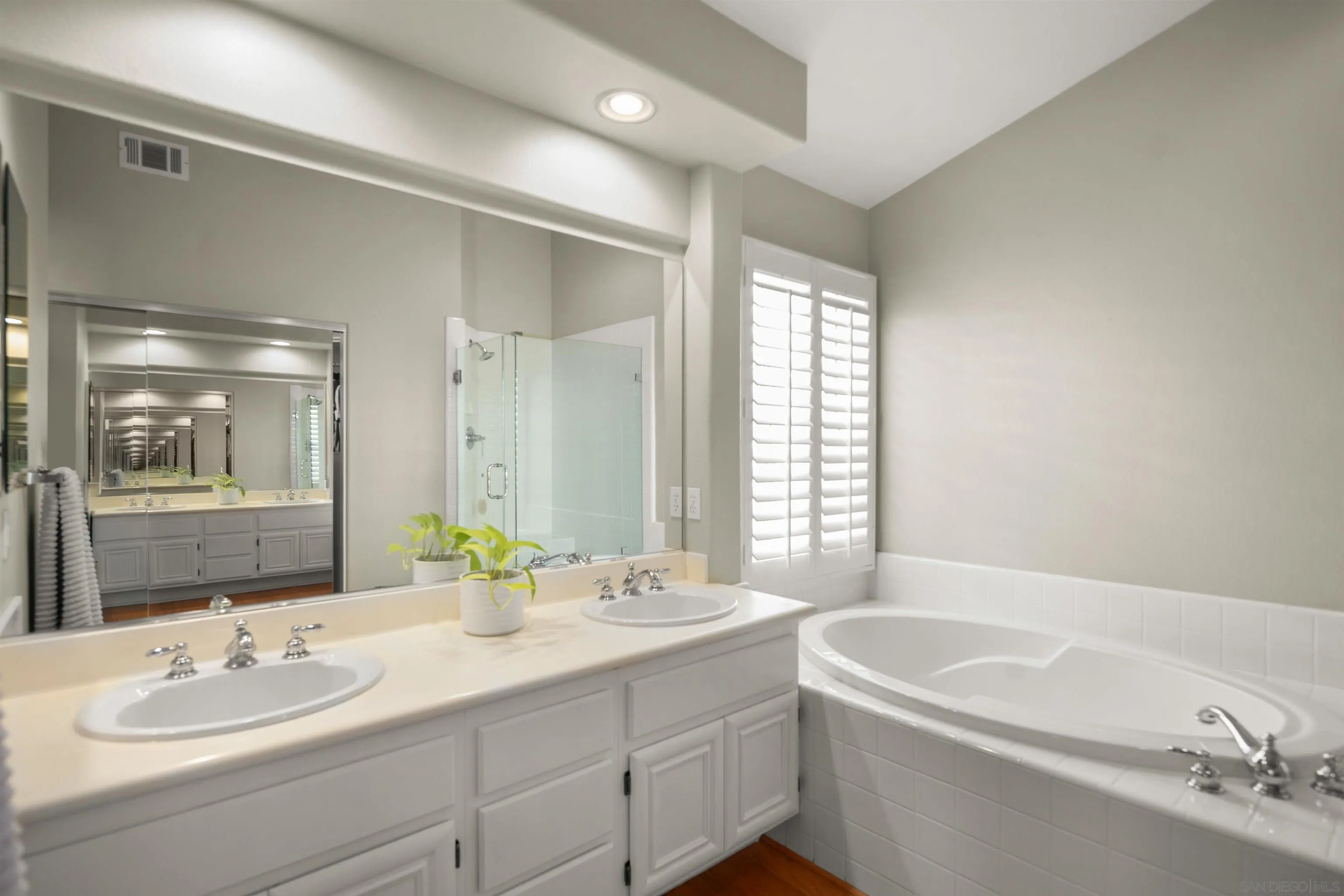 https://cdn.realtyfeed.com/cdn/127/250037019/149cd55704a37c69dbe62581ac09fff8.webp