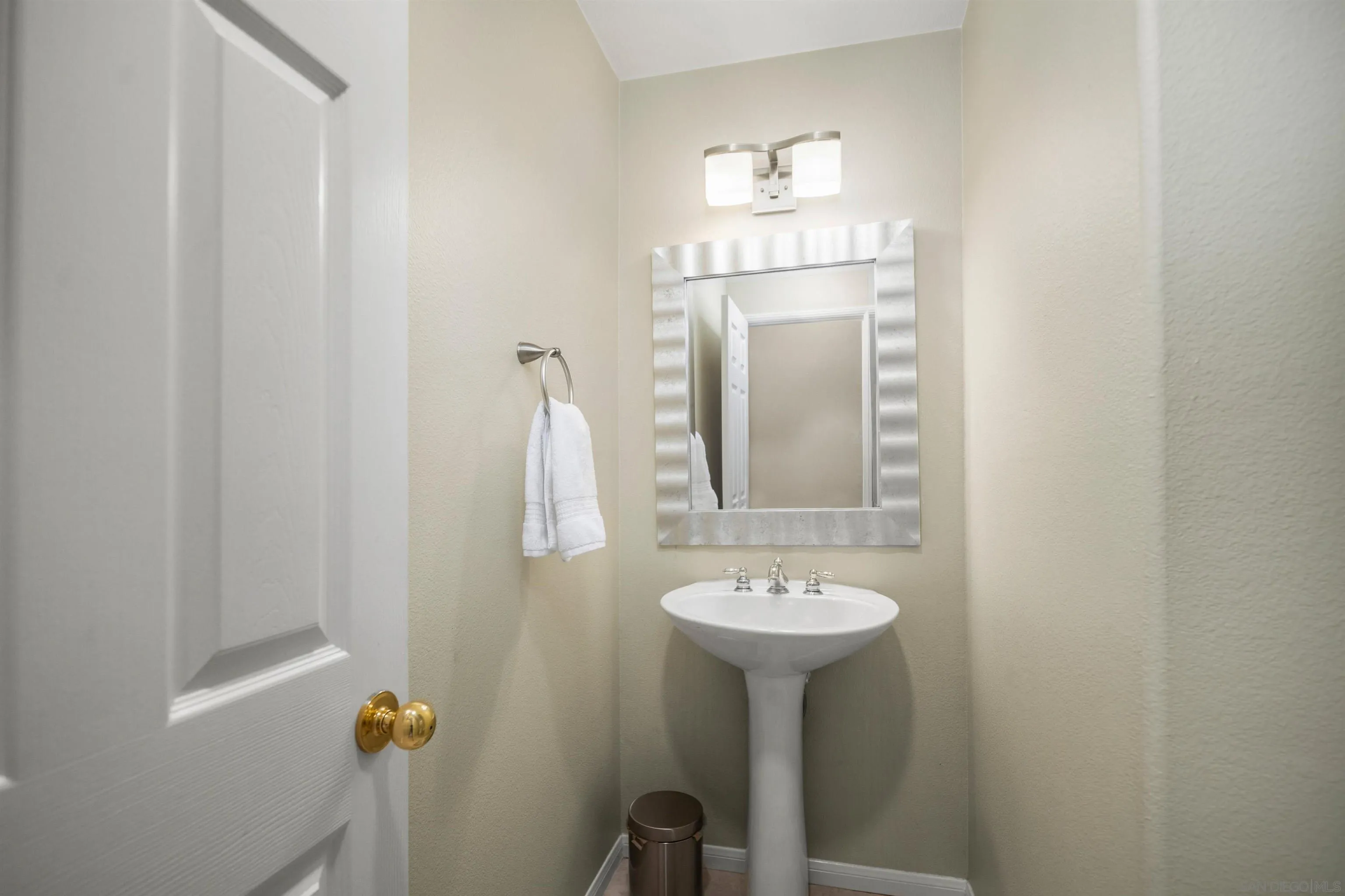 https://cdn.realtyfeed.com/cdn/127/250037019/6a30ff4ca169d9c87d15e02d18a65b9d.webp