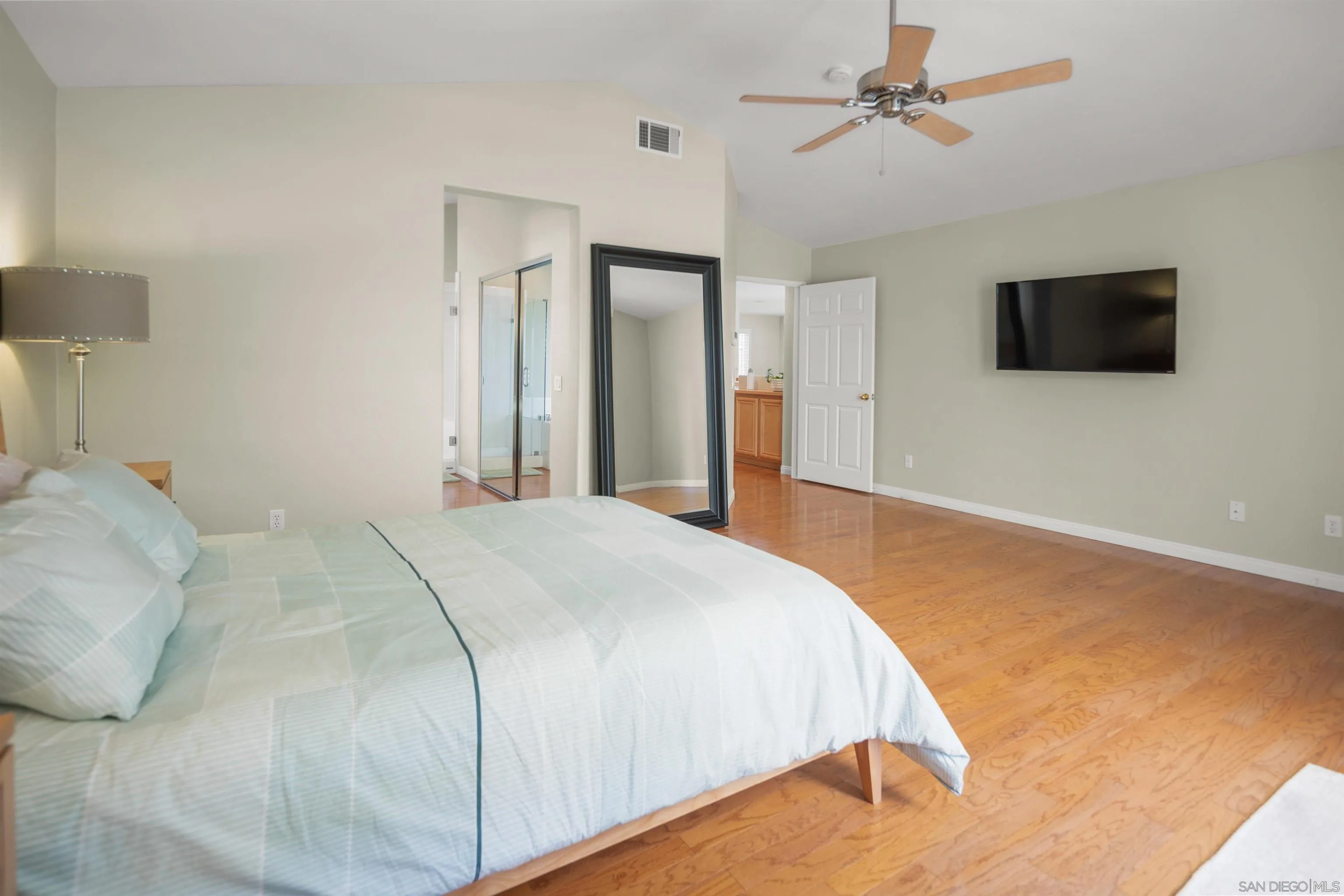 https://cdn.realtyfeed.com/cdn/127/250037019/6f6ef0b5857690fd881853056d8ddfa4.webp