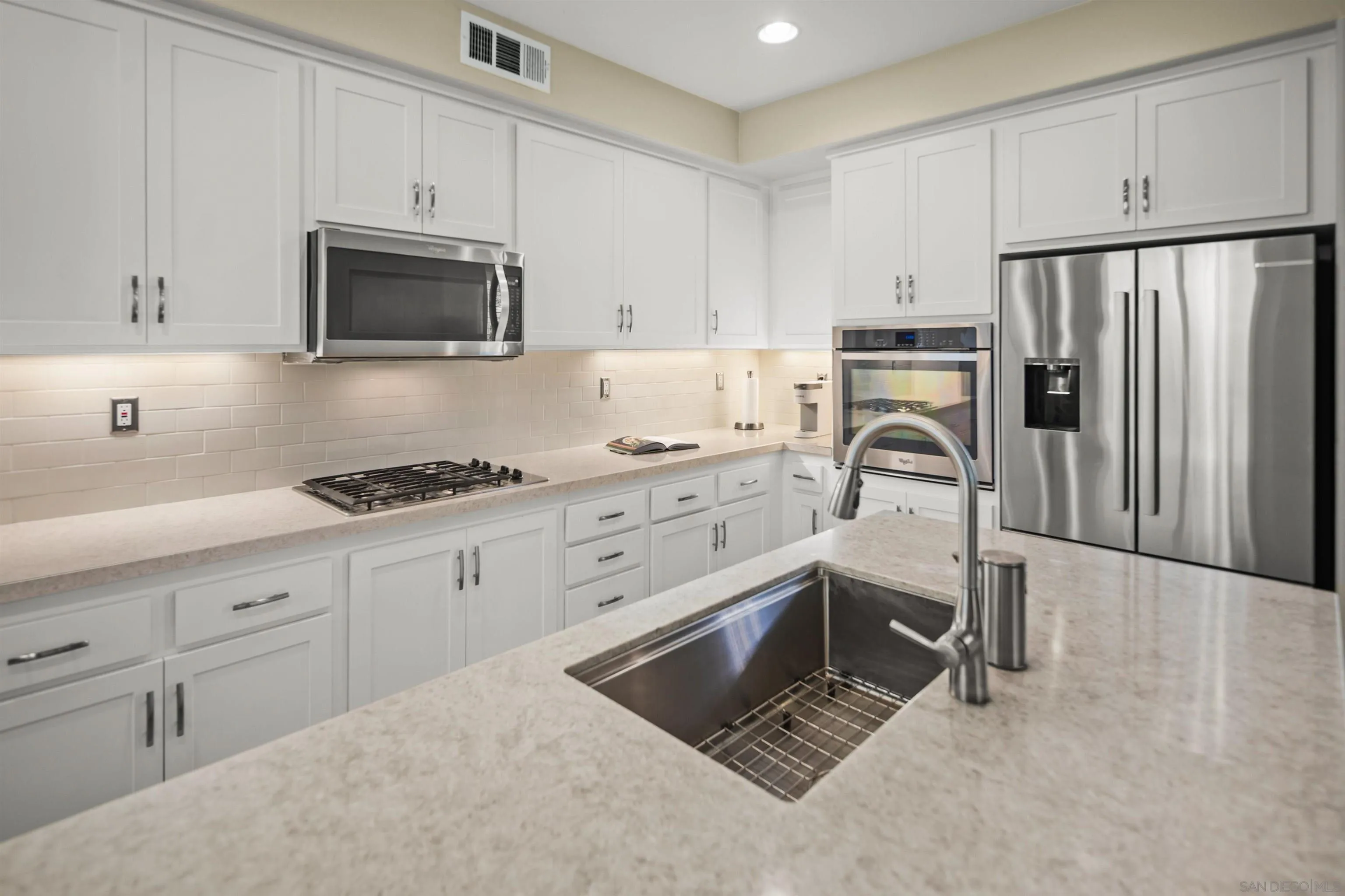 https://cdn.realtyfeed.com/cdn/127/250037019/713a4bed633fdf65c4c06f1682bed96d.webp