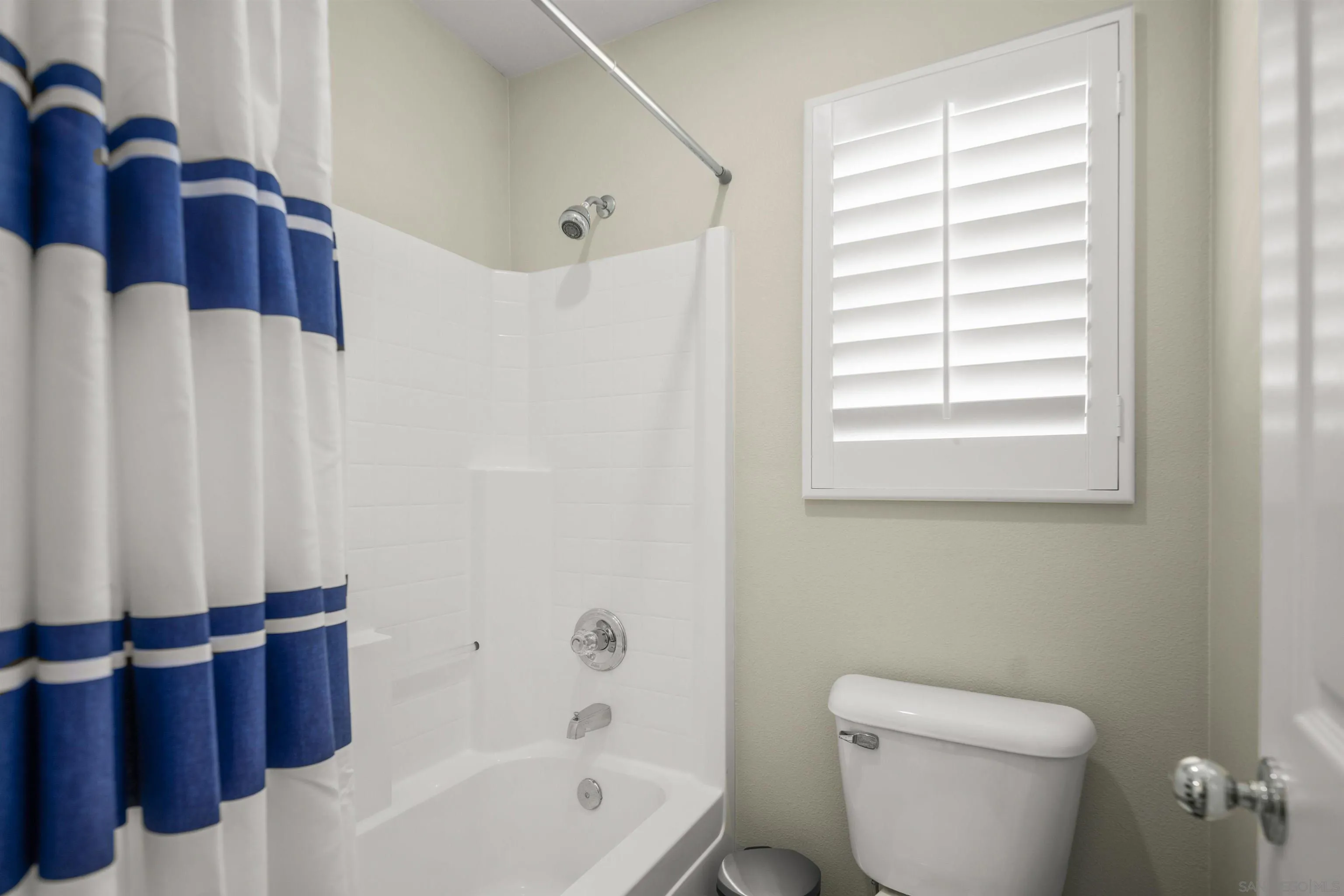 https://cdn.realtyfeed.com/cdn/127/250037019/948b862c07c7e7ec0661147ba3205633.webp