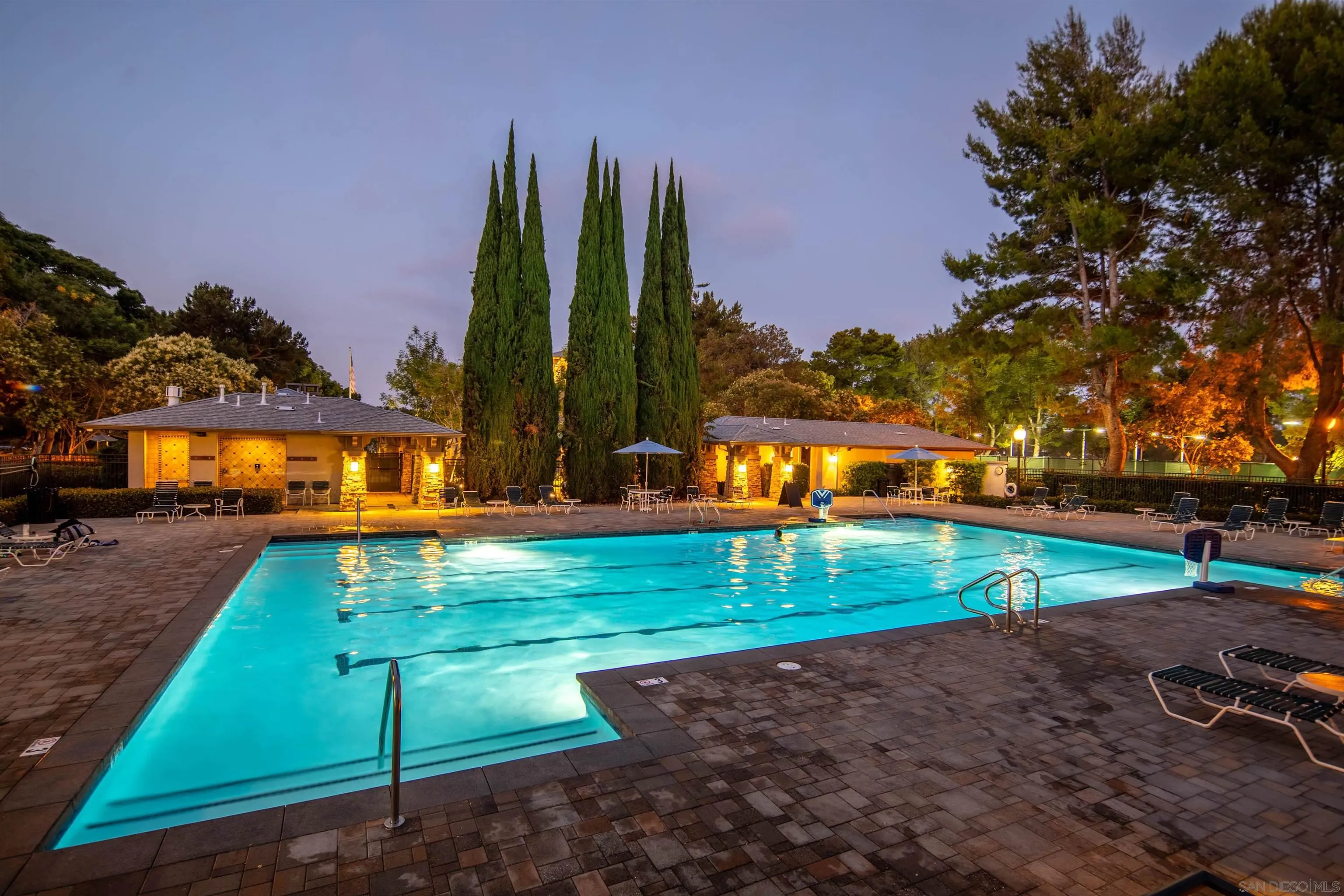 https://cdn.realtyfeed.com/cdn/127/250037019/cf2bf2cdb04b7ff1da293ca49445f810.webp