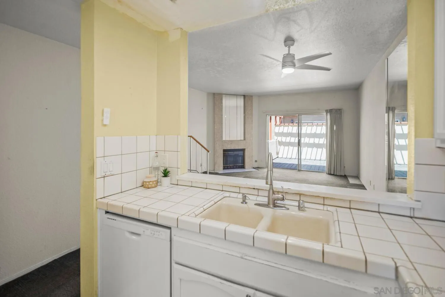 https://cdn.realtyfeed.com/cdn/127/250037020/4a34a0335f172cdbaeb052a0e8e47b2f.webp