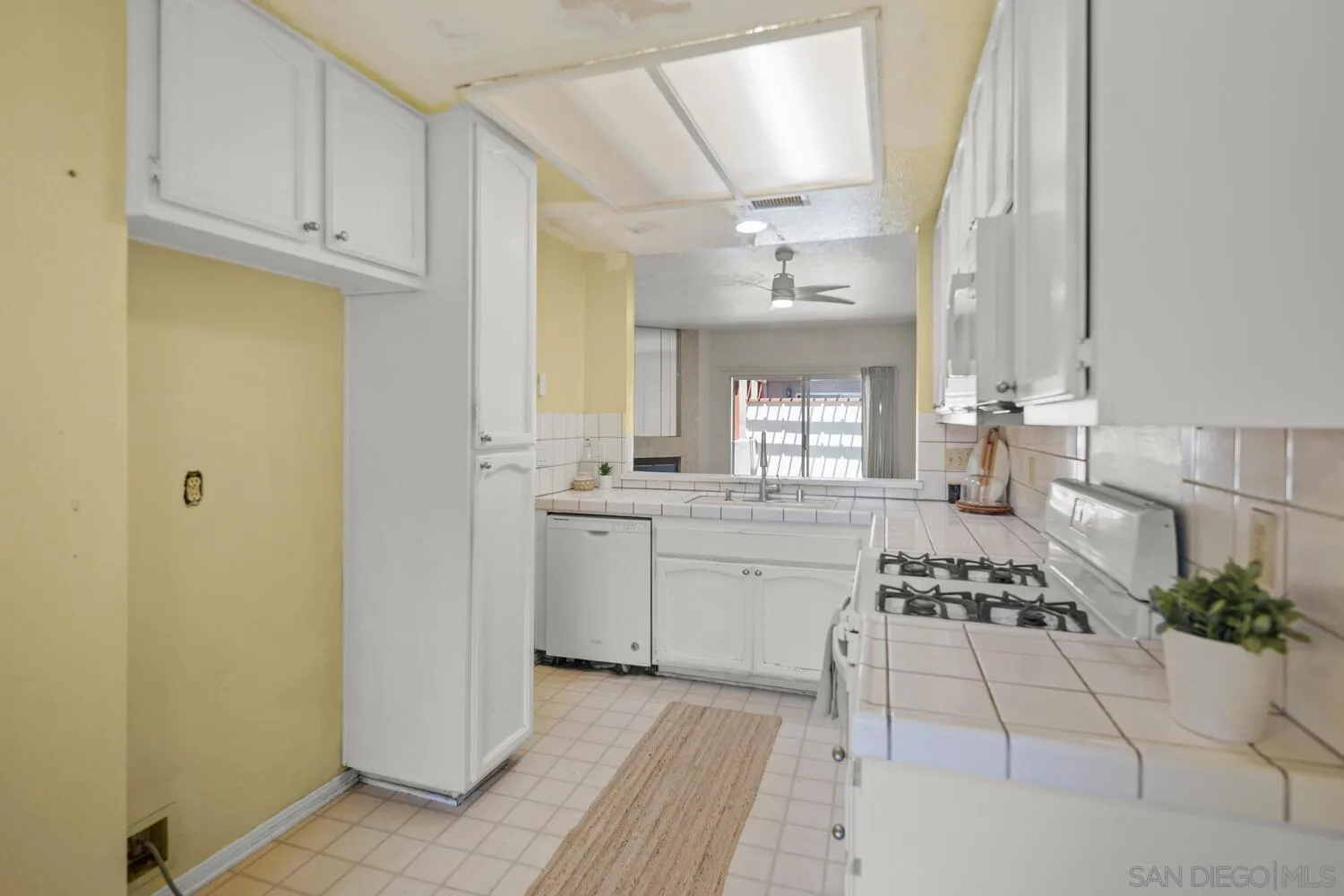 https://cdn.realtyfeed.com/cdn/127/250037020/aff63f5681b6663b2e5e9412b594bb2d.webp