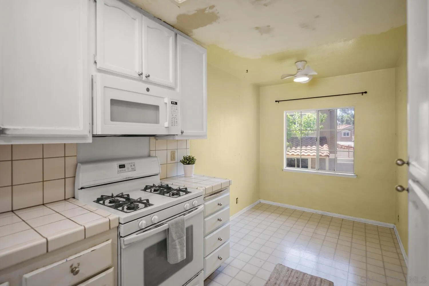 https://cdn.realtyfeed.com/cdn/127/250037020/c3d7ad9957eab2760ae556af13c1c4af.webp