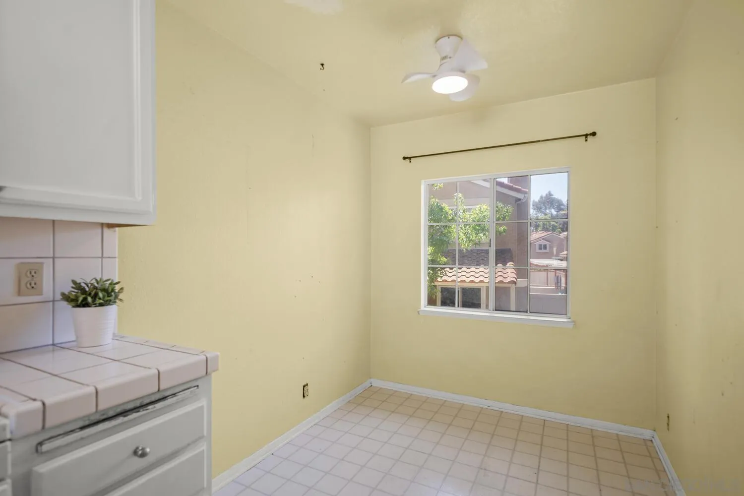 https://cdn.realtyfeed.com/cdn/127/250037020/ce1625bcd224165c87590f1272204b5a.webp