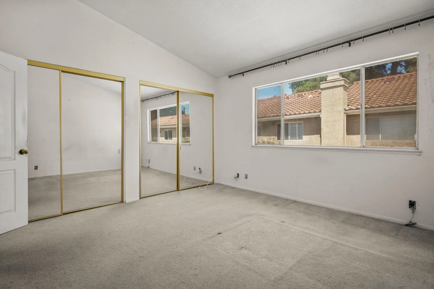 https://cdn.realtyfeed.com/cdn/127/250037020/e18482a63d5b59ede0f8f9cad049b946.webp