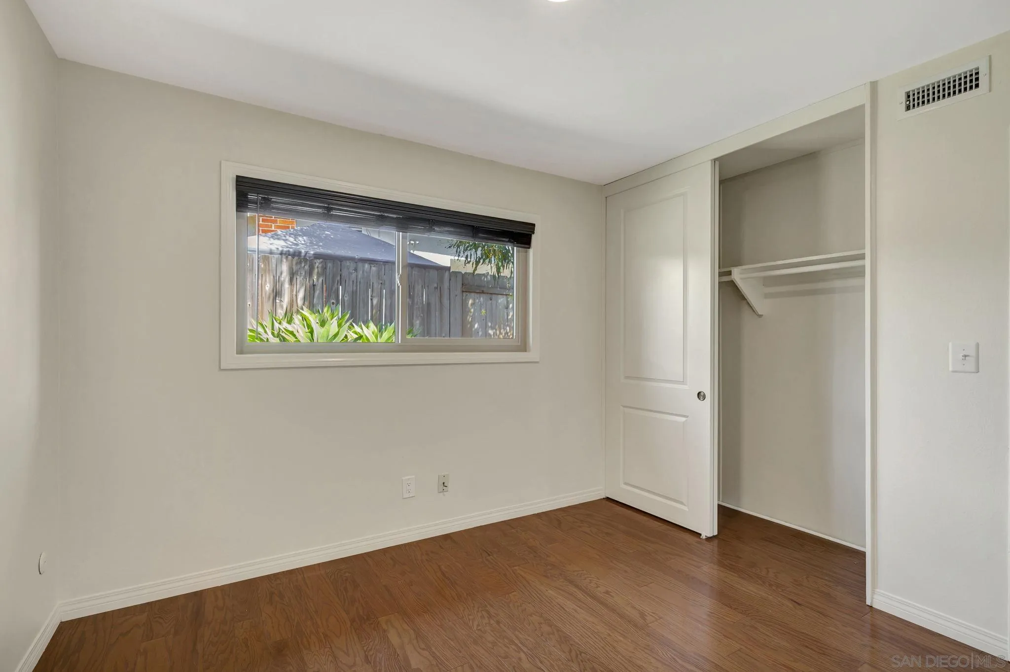 https://cdn.realtyfeed.com/cdn/127/250037021/71e5a4513cd2ad48ae86e34d6060e55c.webp