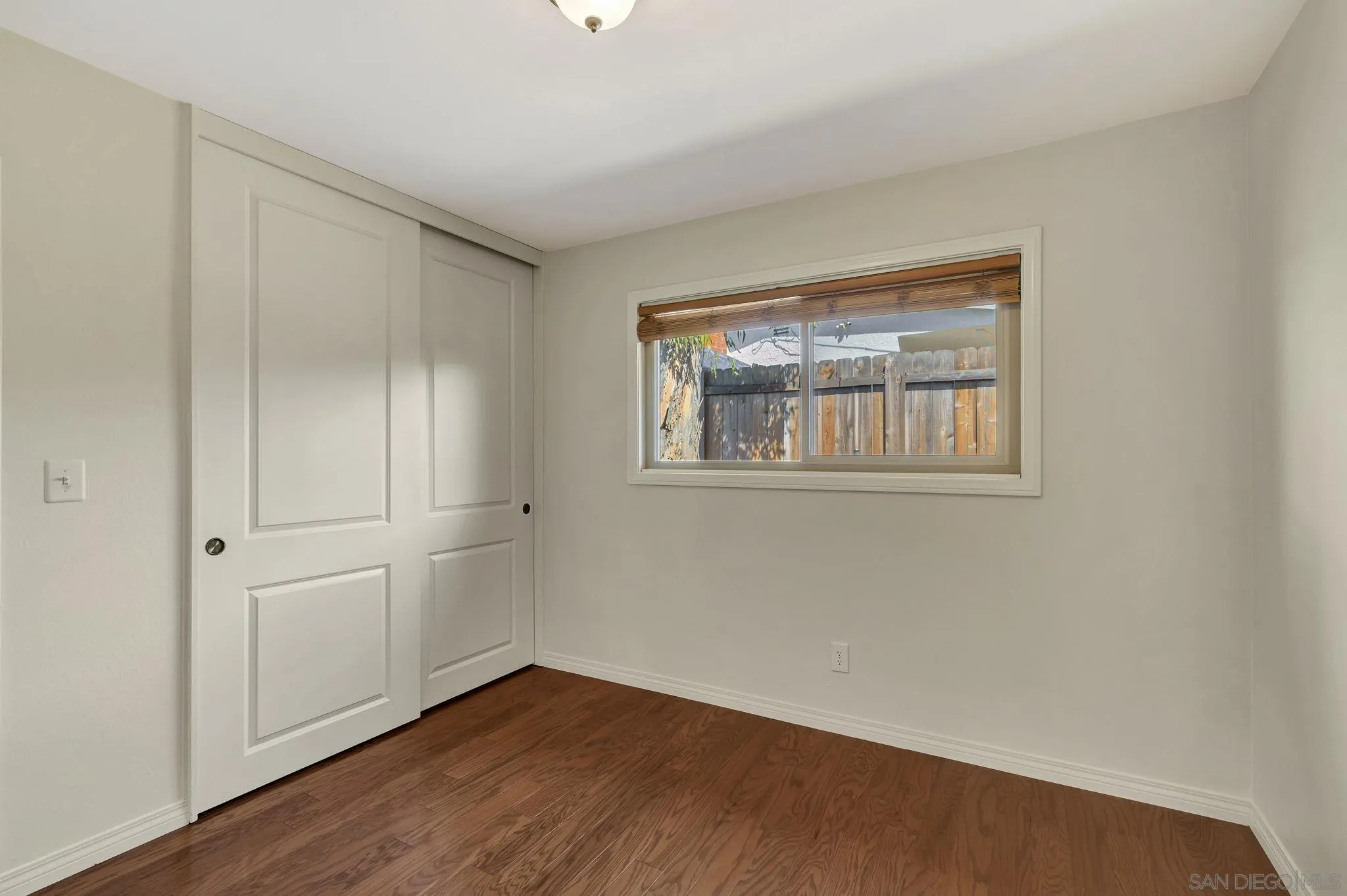 https://cdn.realtyfeed.com/cdn/127/250037021/8dbd9c3e4ee92050c9a2356cc1e2120d.webp