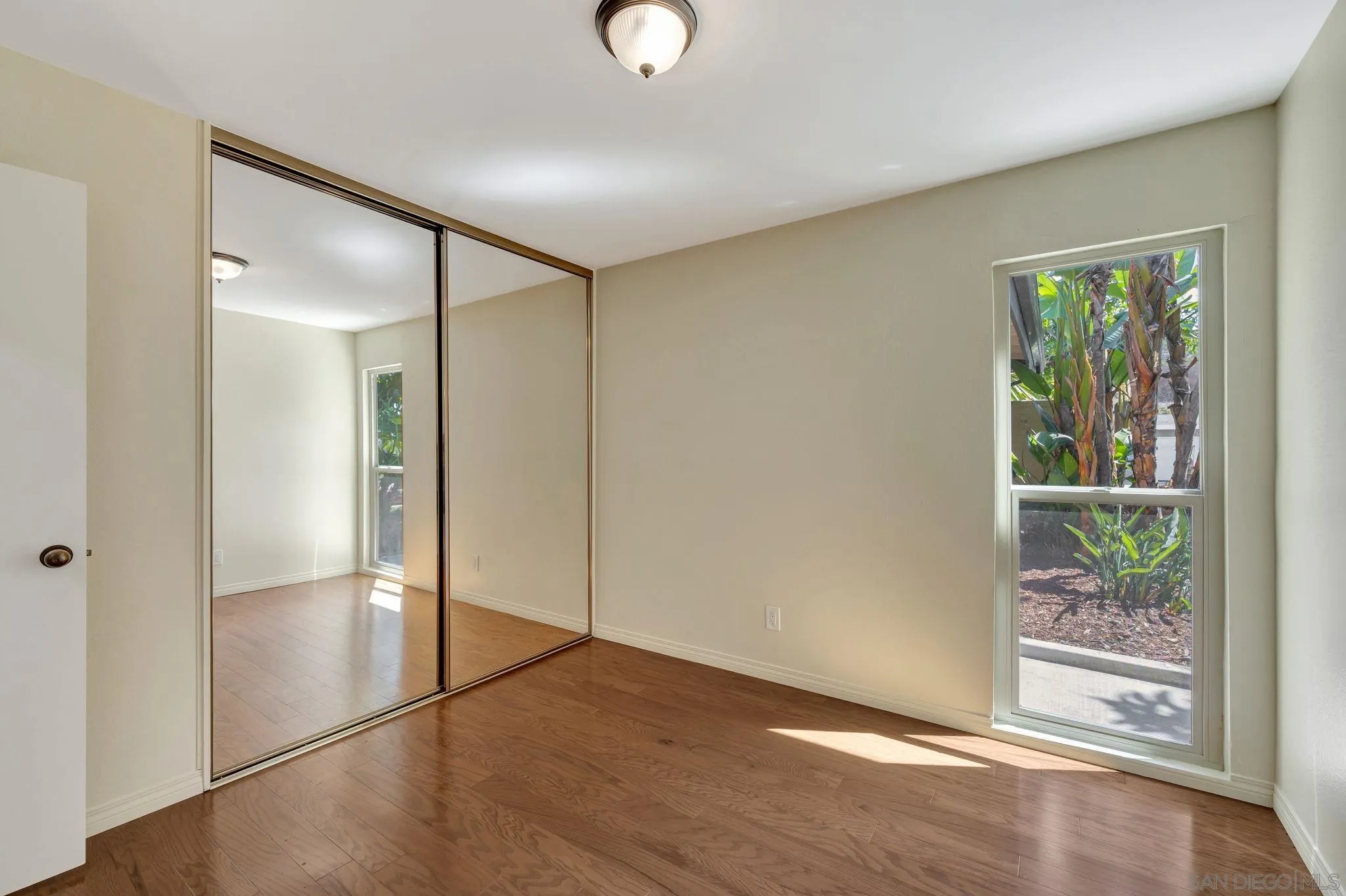 https://cdn.realtyfeed.com/cdn/127/250037021/fa89bc3ac45cc5601d17aa5b06ca0e9e.webp