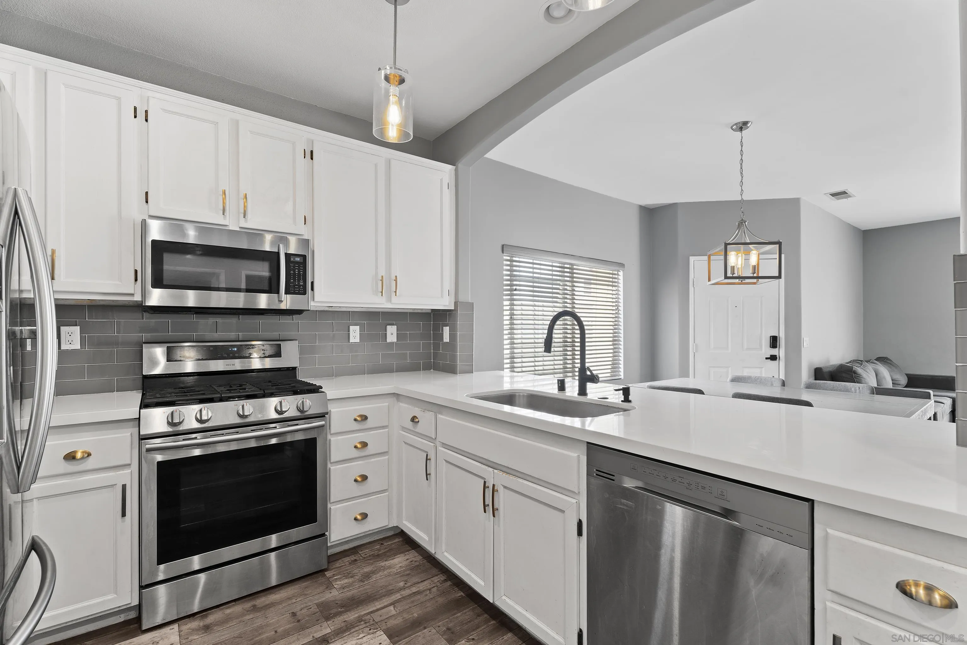 Photo #4: 250037025 Listing 