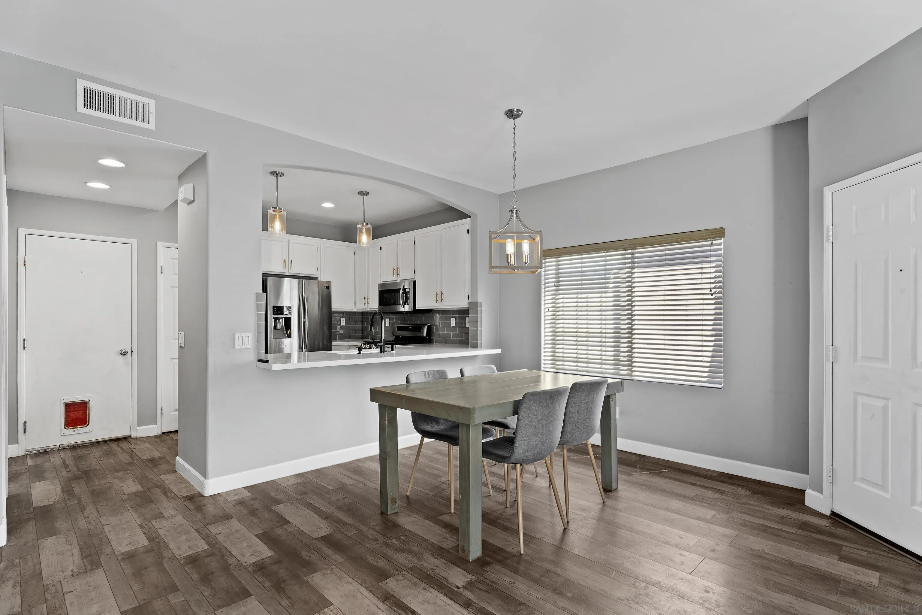 Photo #8: 250037025 Listing: Photo #8