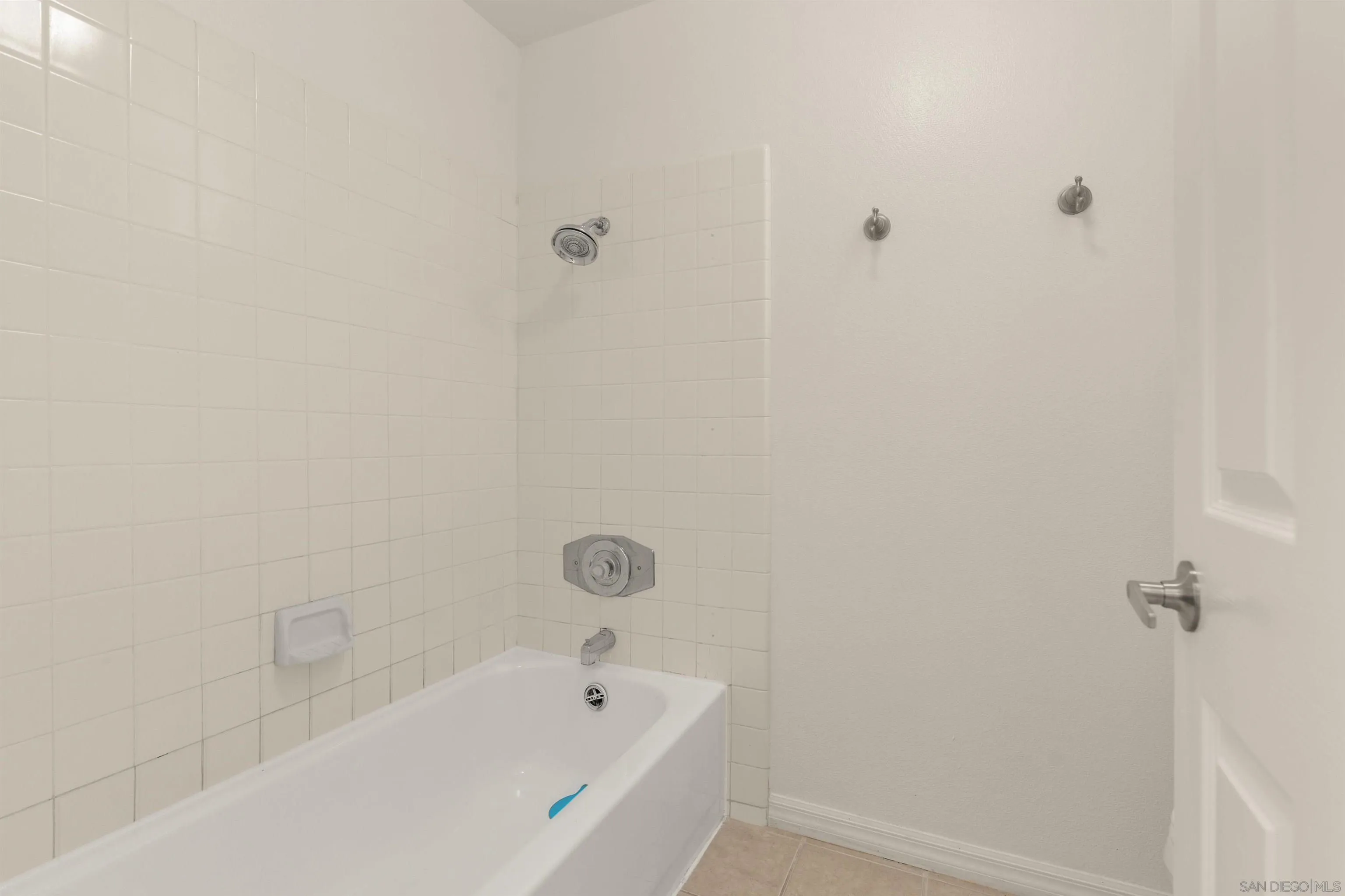 https://cdn.realtyfeed.com/cdn/127/250037027/f9e5bfc1bf70ce8961436c60cfbeeb67.webp